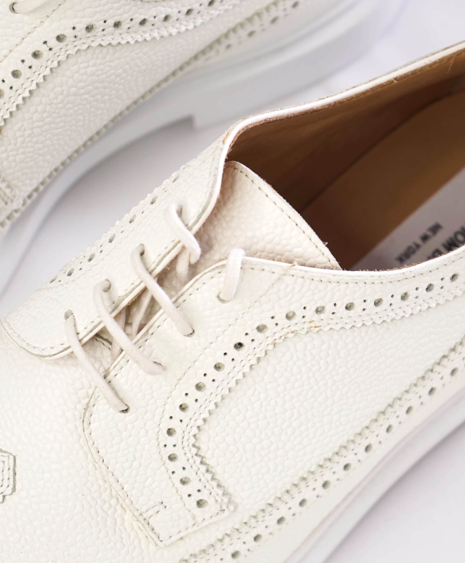 $745 Thom Browne White Textured Footwear U.S. 11 EU 44