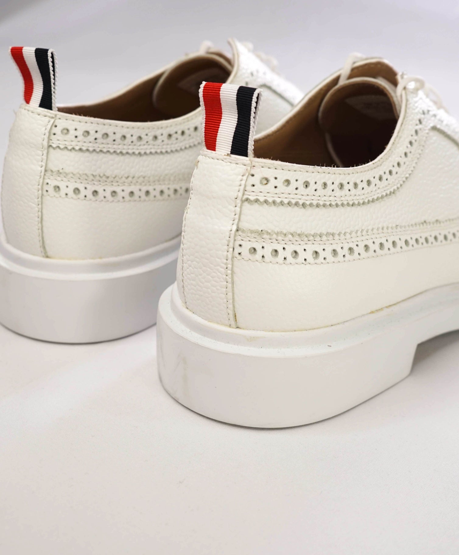 $745 Thom Browne White Textured Footwear U.S. 11 EU 44
