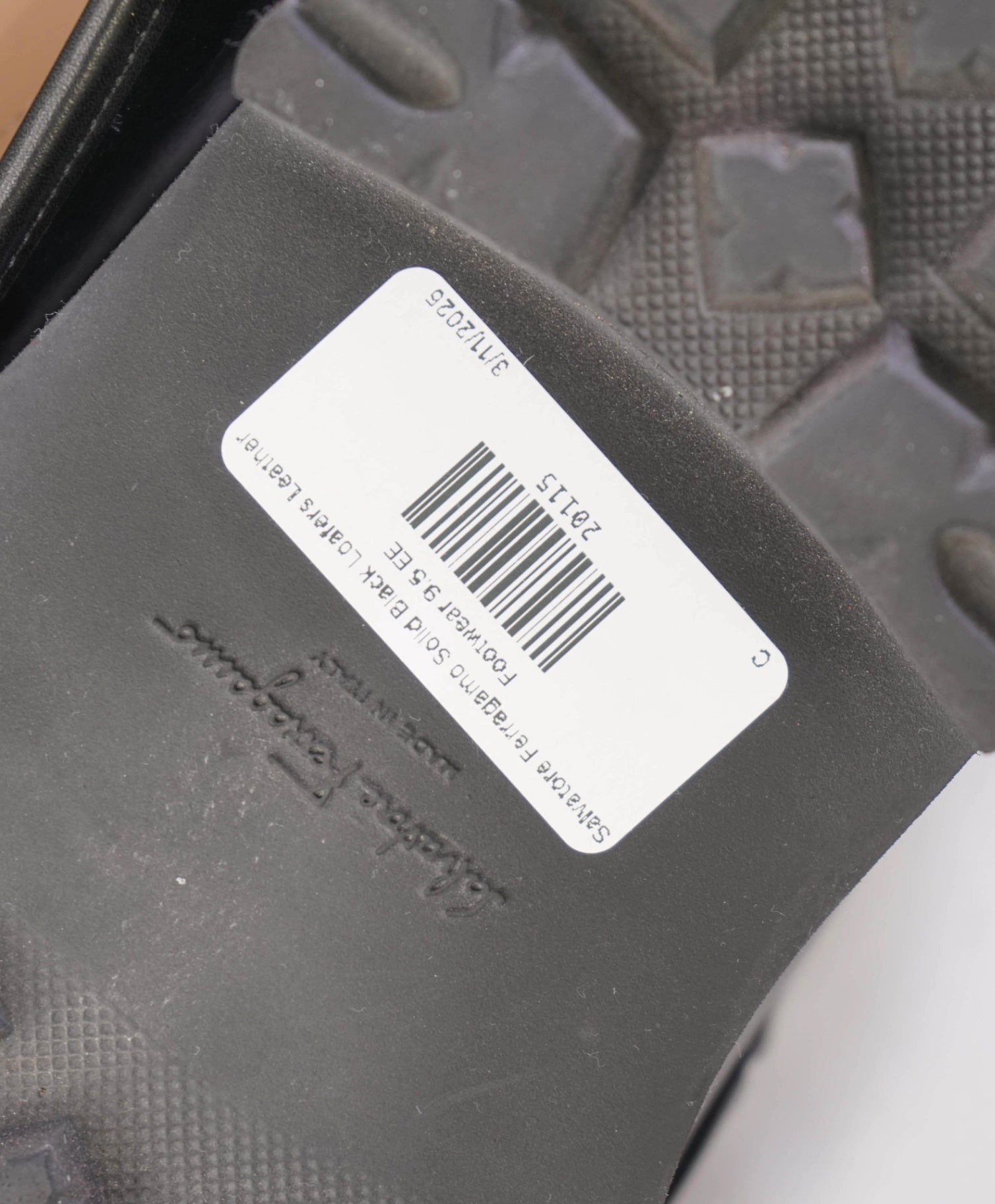 $950 Salvatore Ferragamo Solid Black Loafers Leather Footwear 9.5 EE