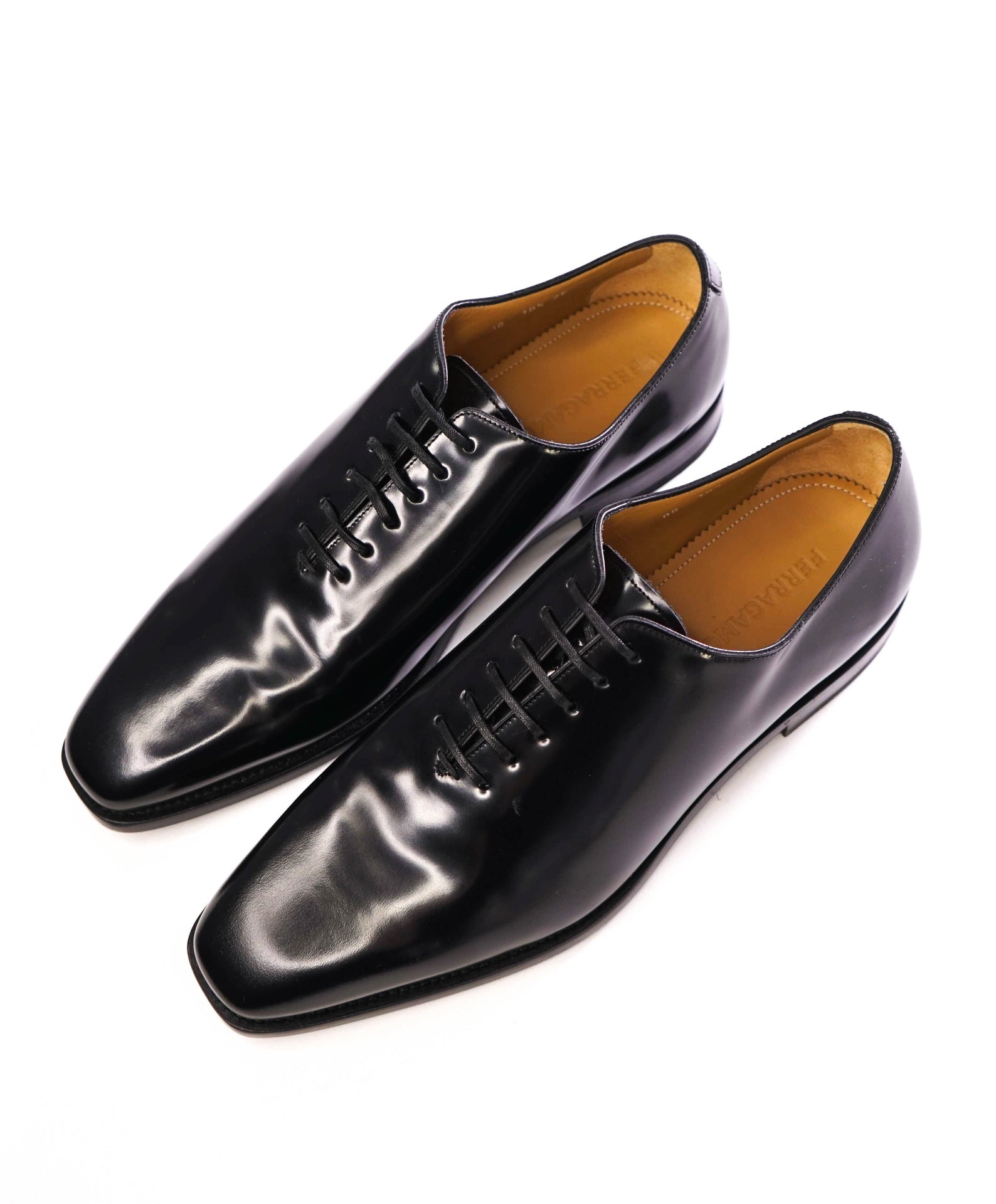 $1,090 Ferragamo Solid Black Leather Footwear 10.5 2E