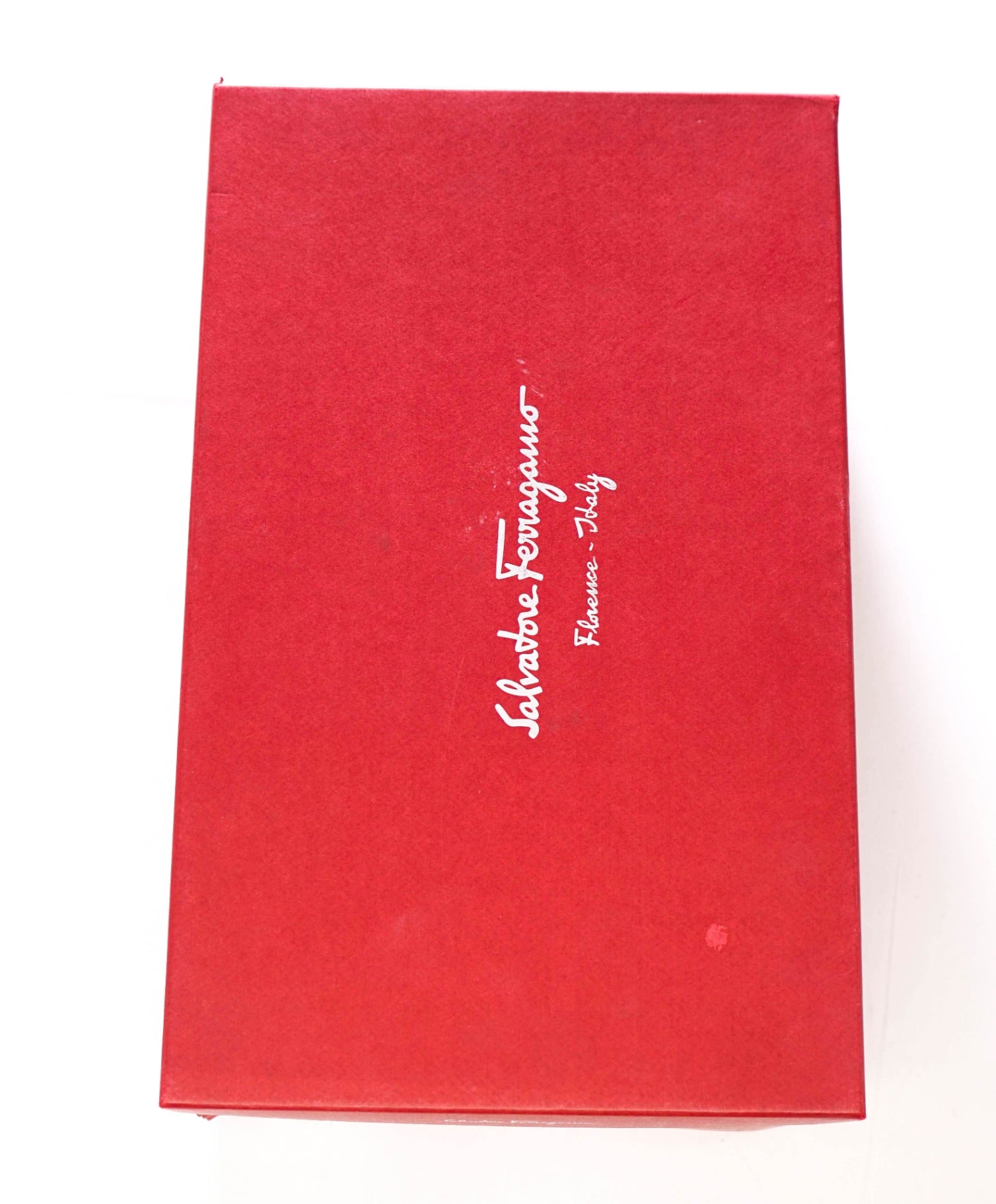 $800 200Salvatore Ferragamo Solid Black Leather Footwear 9 EEE