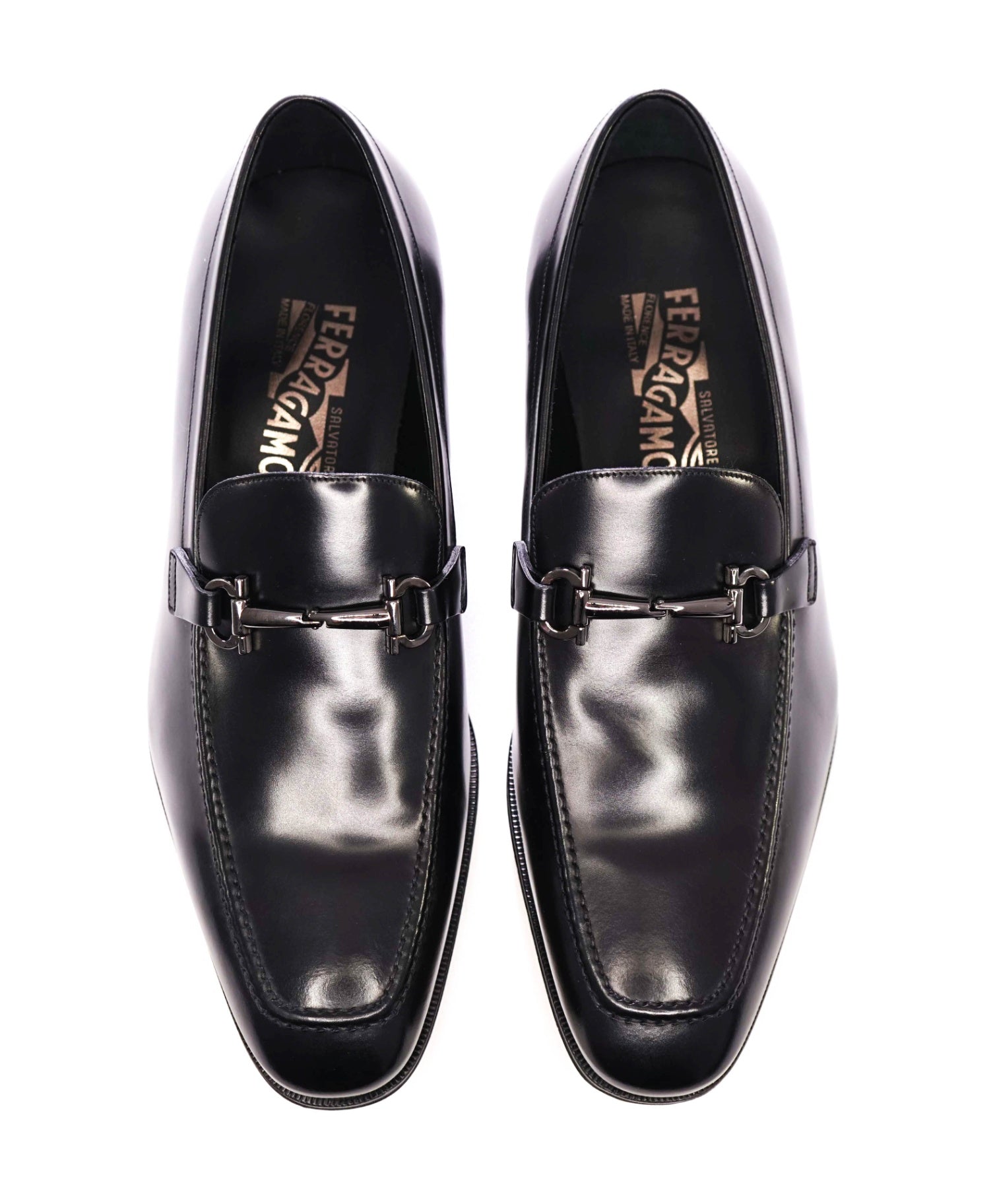 $800 200Salvatore Ferragamo Solid Black Leather Footwear 9 EEE