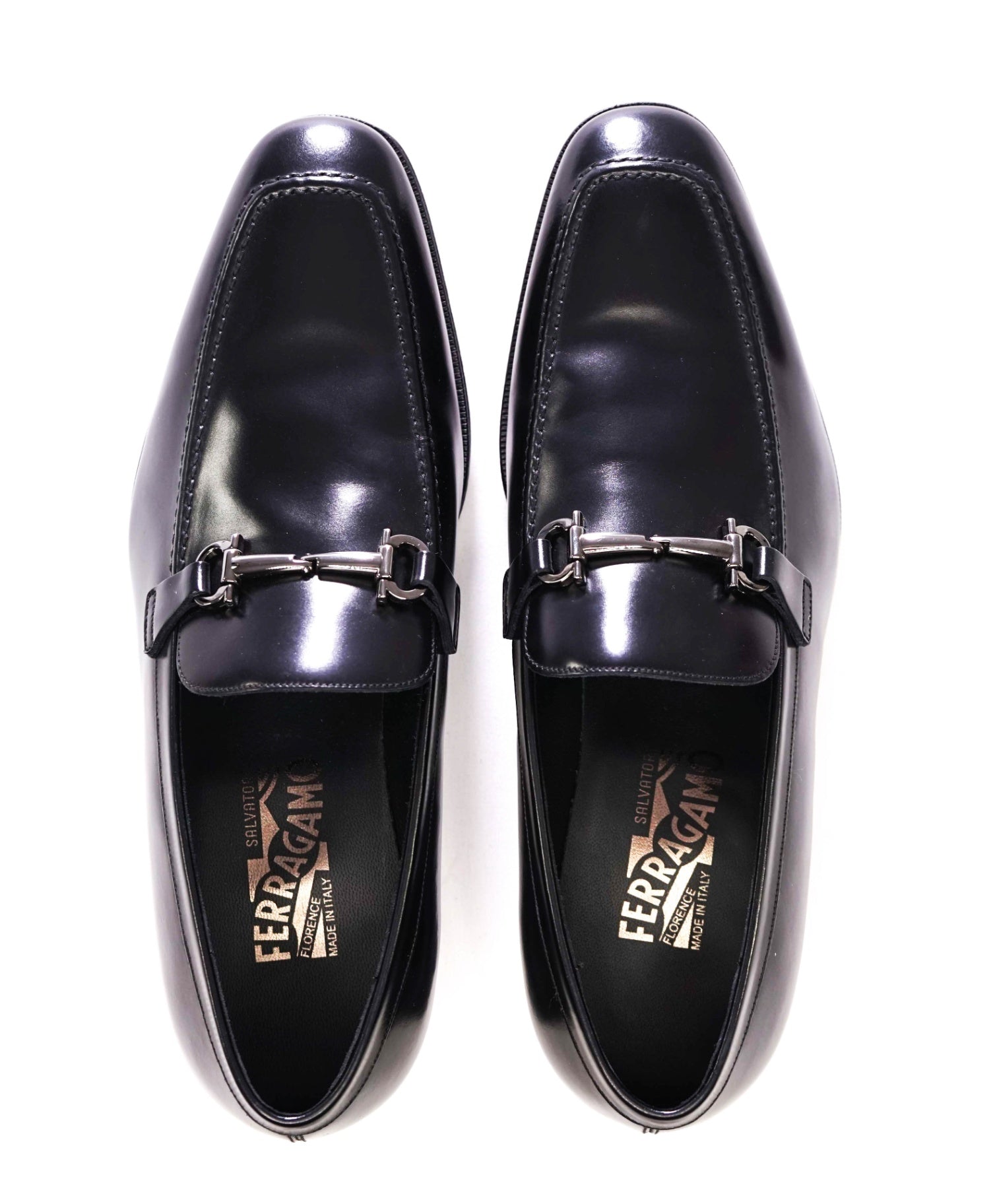 $800 200Salvatore Ferragamo Solid Black Leather Footwear 9 EEE