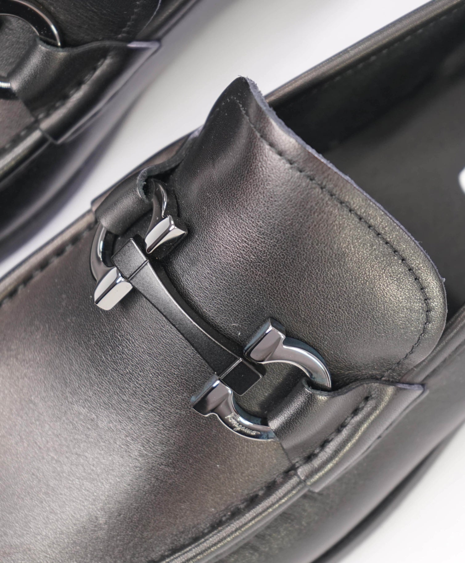 $850 Salvatore Ferragamo "GRANDIOSO" Black Loafers Leather 10 D