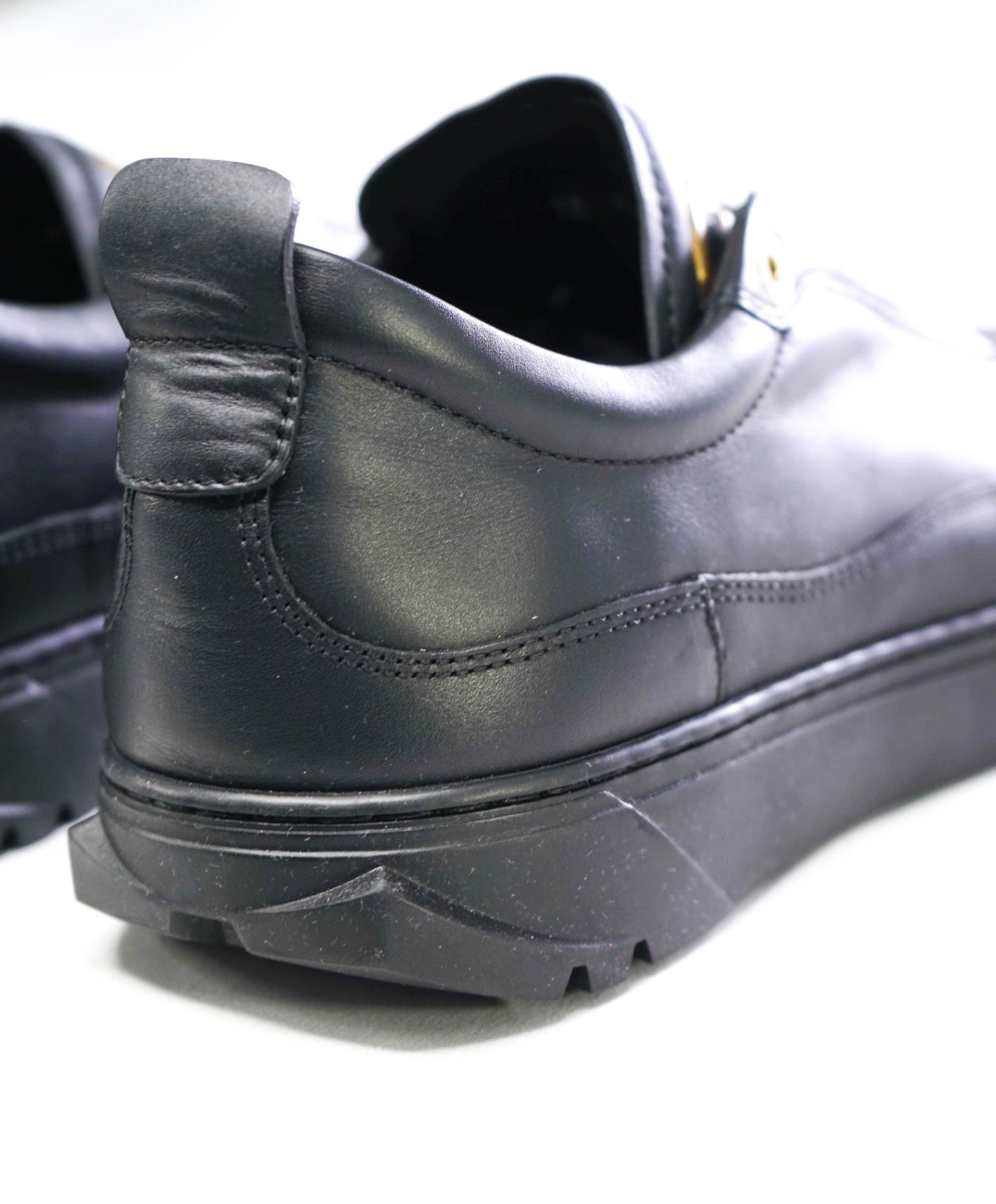 $800 Salvatore Ferragamo Black Sneakers Leather GOLD GANCINI 8.5 M