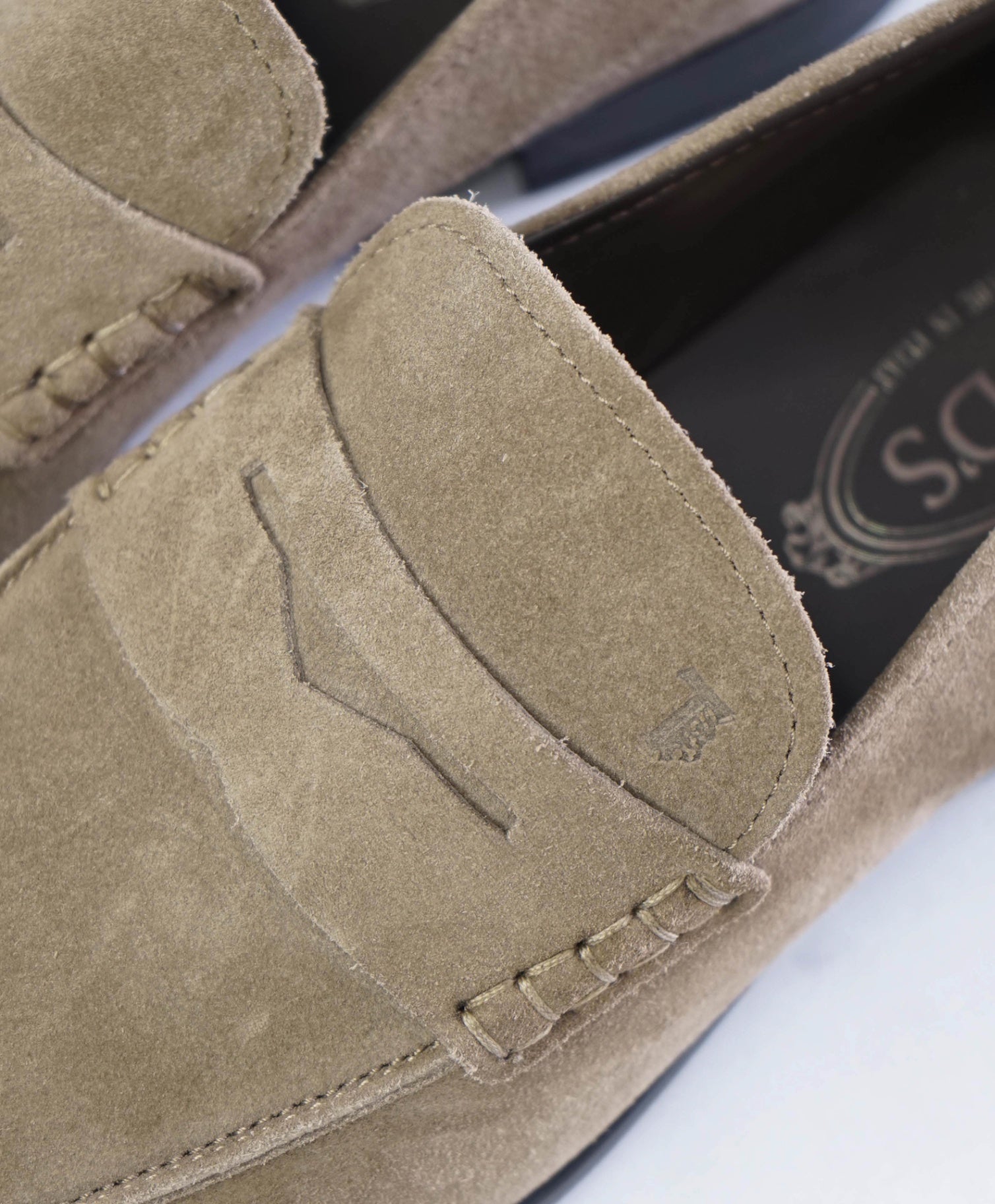 $750 Tod's Solid Tan Loafers Suede Footwear US 9 UK 8