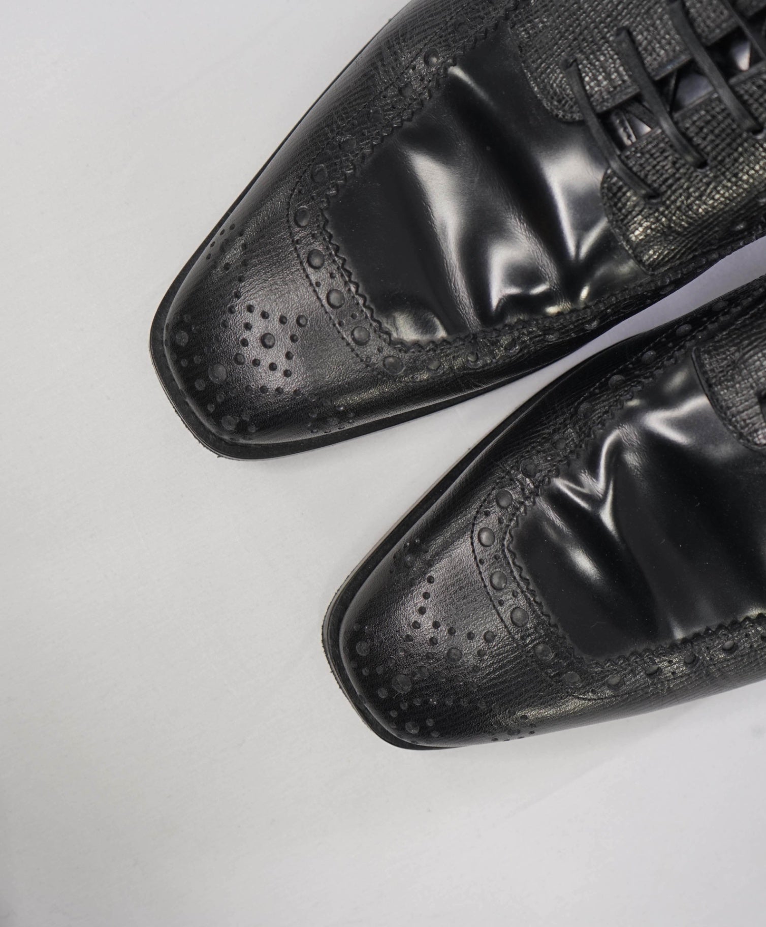 $950 Ferragamo Black Mixed-Media Brogue Oxfords - 10 3E US