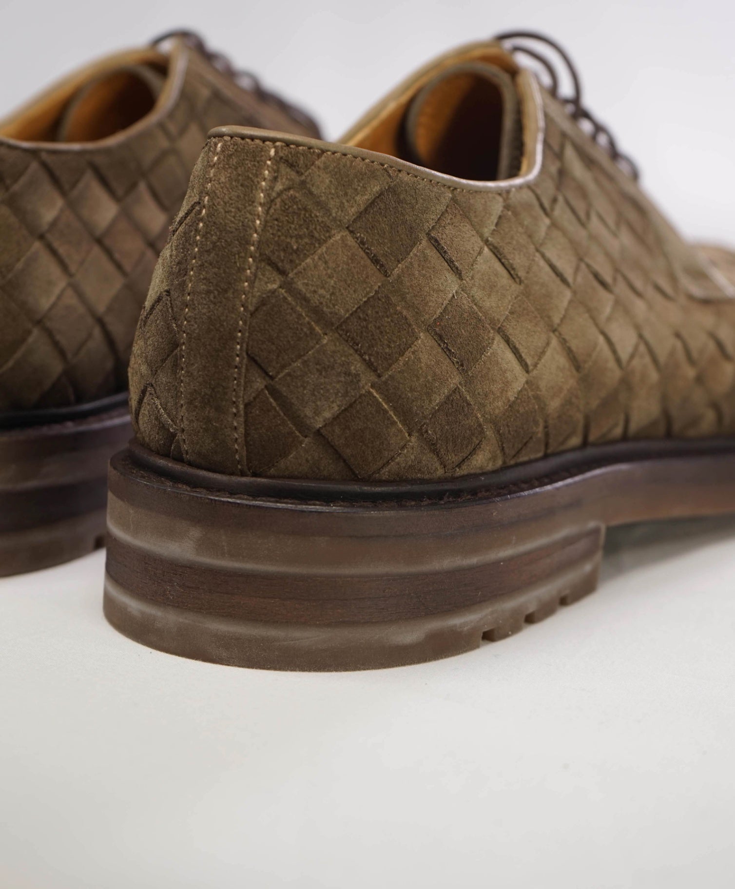 $495 MAGNANNI Brown Woven Suede Oxfords 8