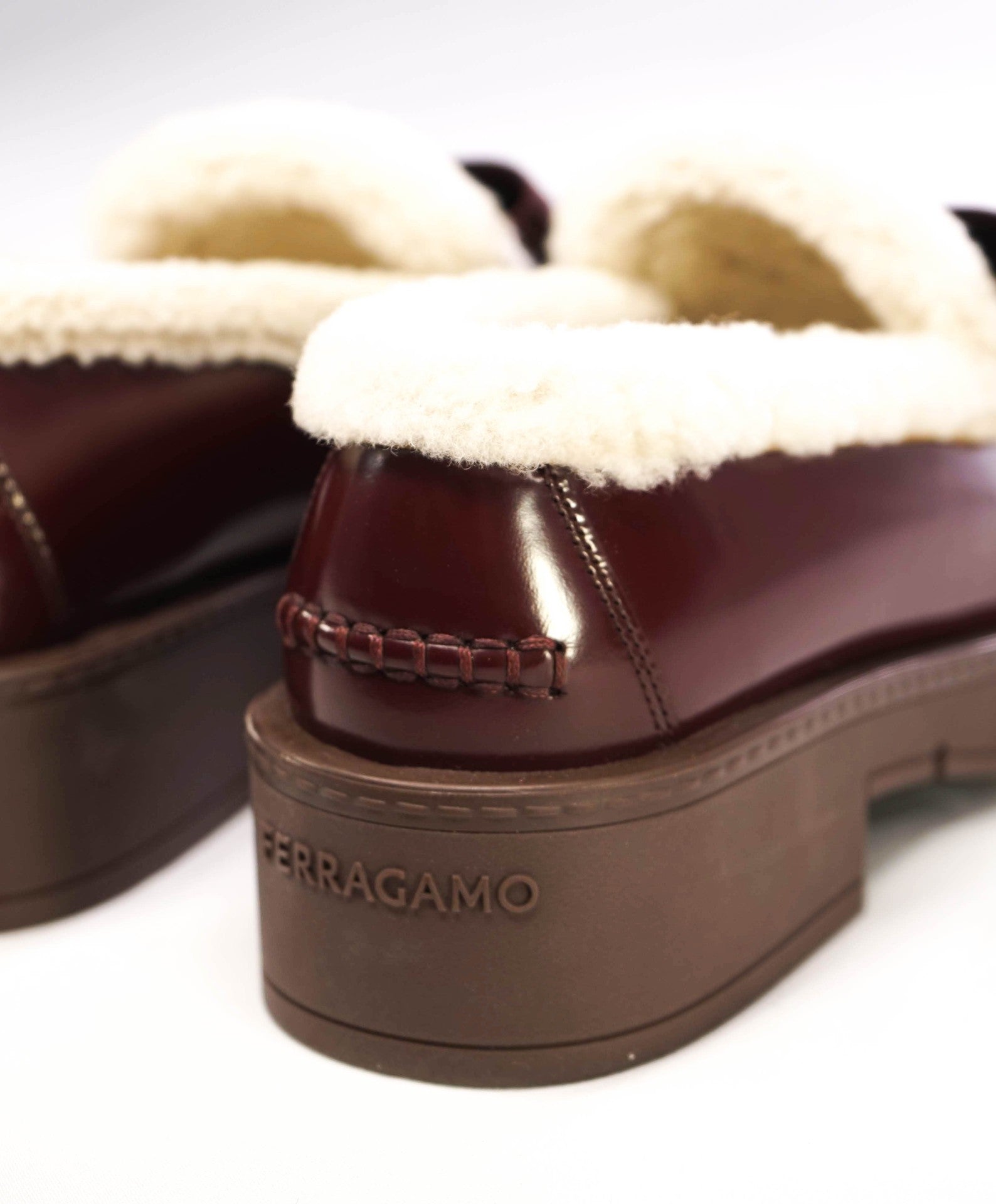 $1,190 Ferragamo Vara Bow Genuine Shearling Lined Loafer 6 C