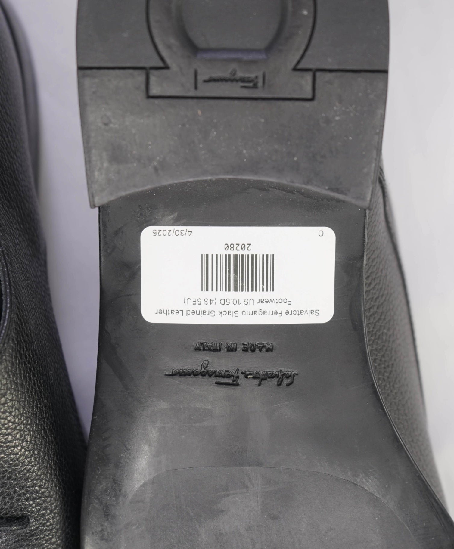 $850 Salvatore Ferragamo Black "FORTUNATO" Pebbled Leather 10.5 D