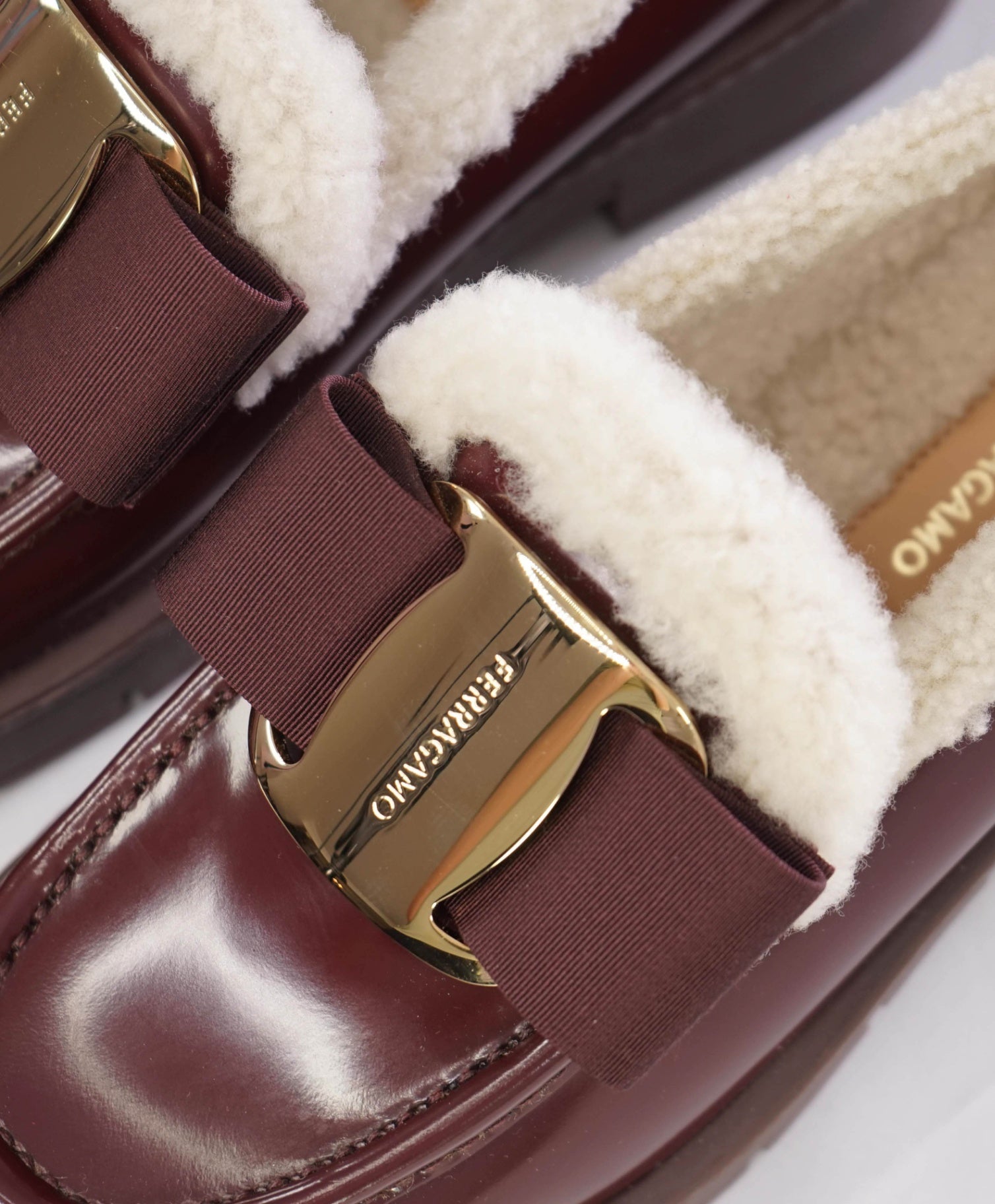 $1,190 Ferragamo Vara Bow Genuine Shearling Lined Loafer 6 C