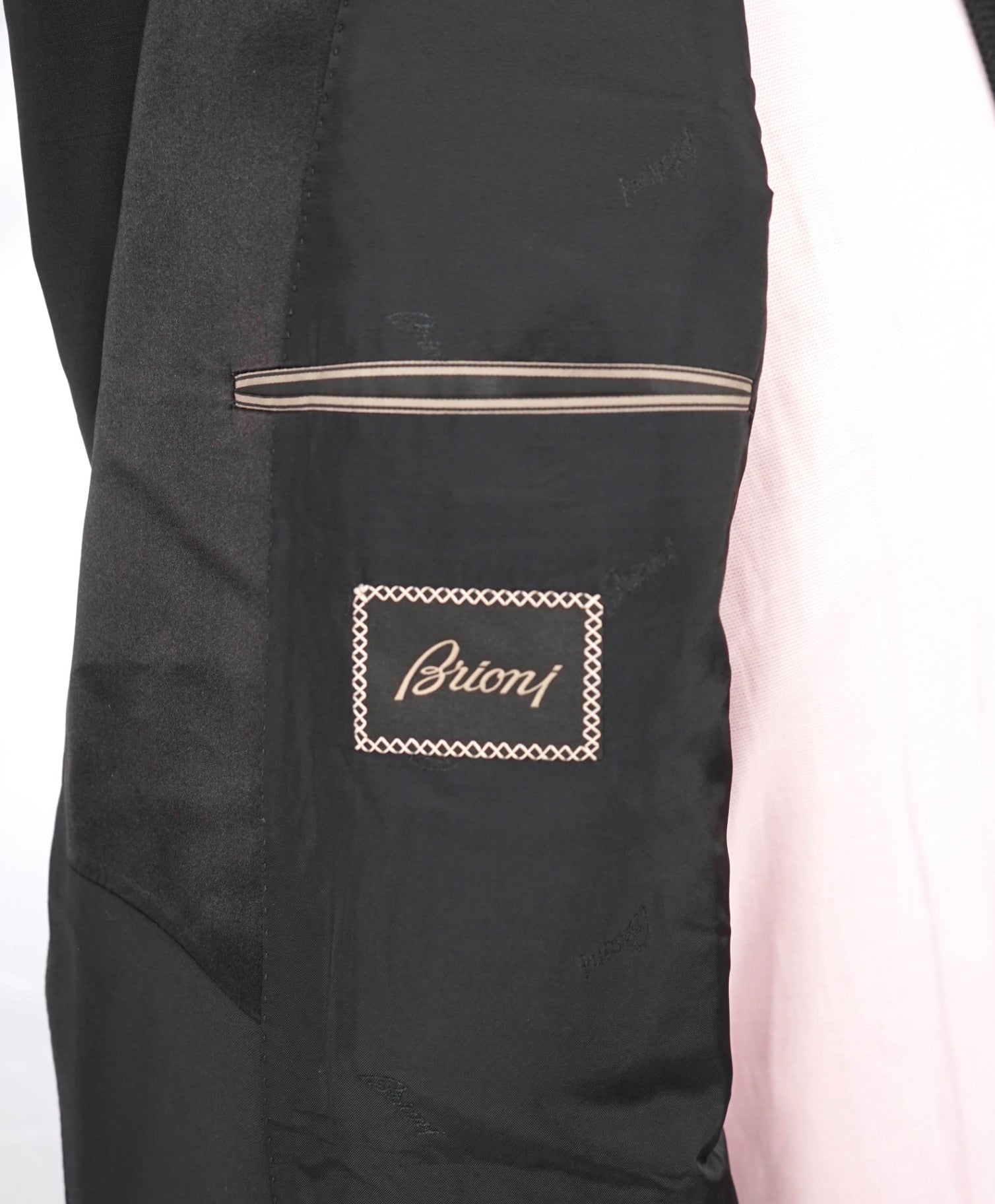 $6,270 BRIONI - *CELEB FAVORITE* Hand Made Black Peak Lapel Tuxedo - 44R