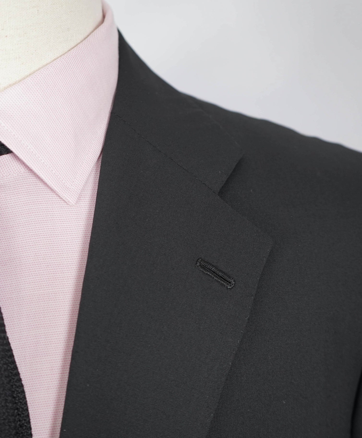 $10,000 KITON - Solid Black Suit 2-3 Roll Lapel - 42R