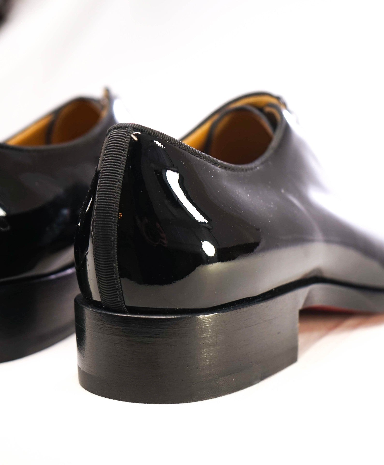 $1,145 CHRISTIAN LOUBOUTIN - *CORTEO* Black Patent Leather Oxfords - 9.5 US (42.5EU)