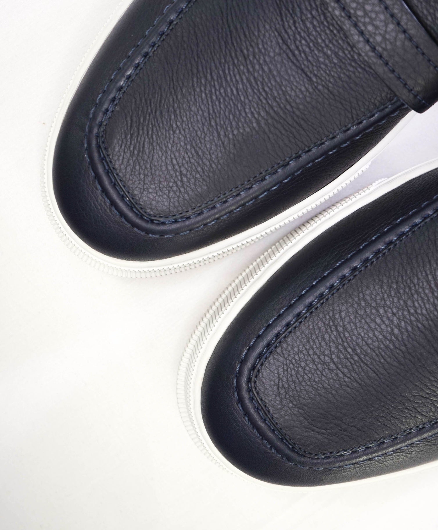 $895 FERRAGAMO Hybrid Sneaker With Hug buckle Navy Blue 12 M