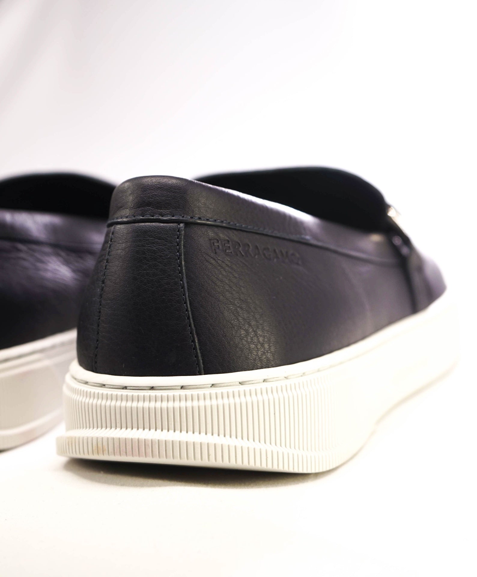 $895 FERRAGAMO Hybrid Sneaker With Hug buckle Navy Blue 12 M