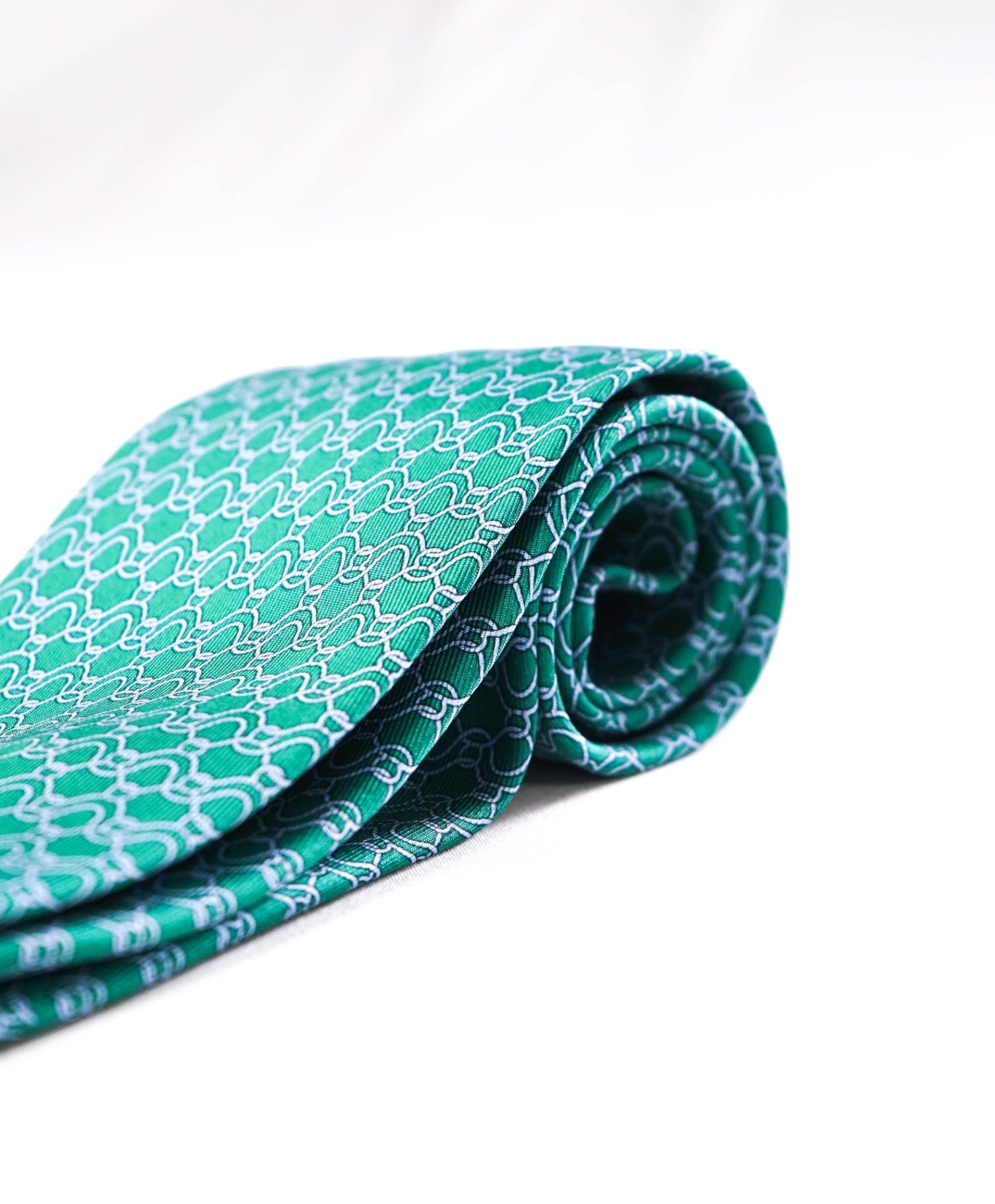 $220 Ferragamo Green Gancini Silk Tie 3.25"