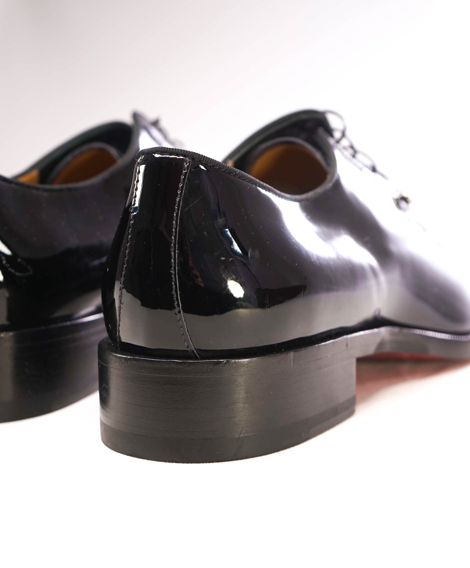 $1,250 Christian Louboutin "Chambeliss" Black Patent Oxfords US 10 (43EU)