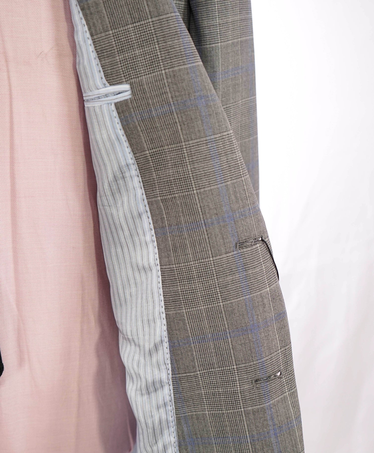 $3,795 GIORGIO ARMANI - "SOHO" Prince of Wales Suit 46R