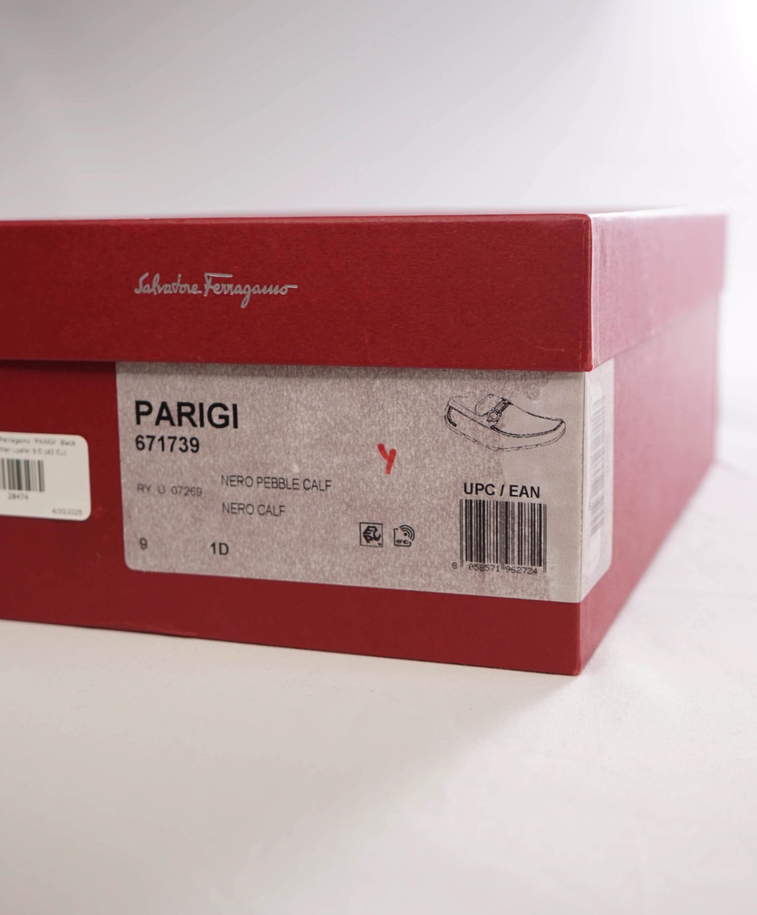 $800 FERRAGAMO "PARIGI" Black Pebbled Leather Loafer 9 D (42 EU)