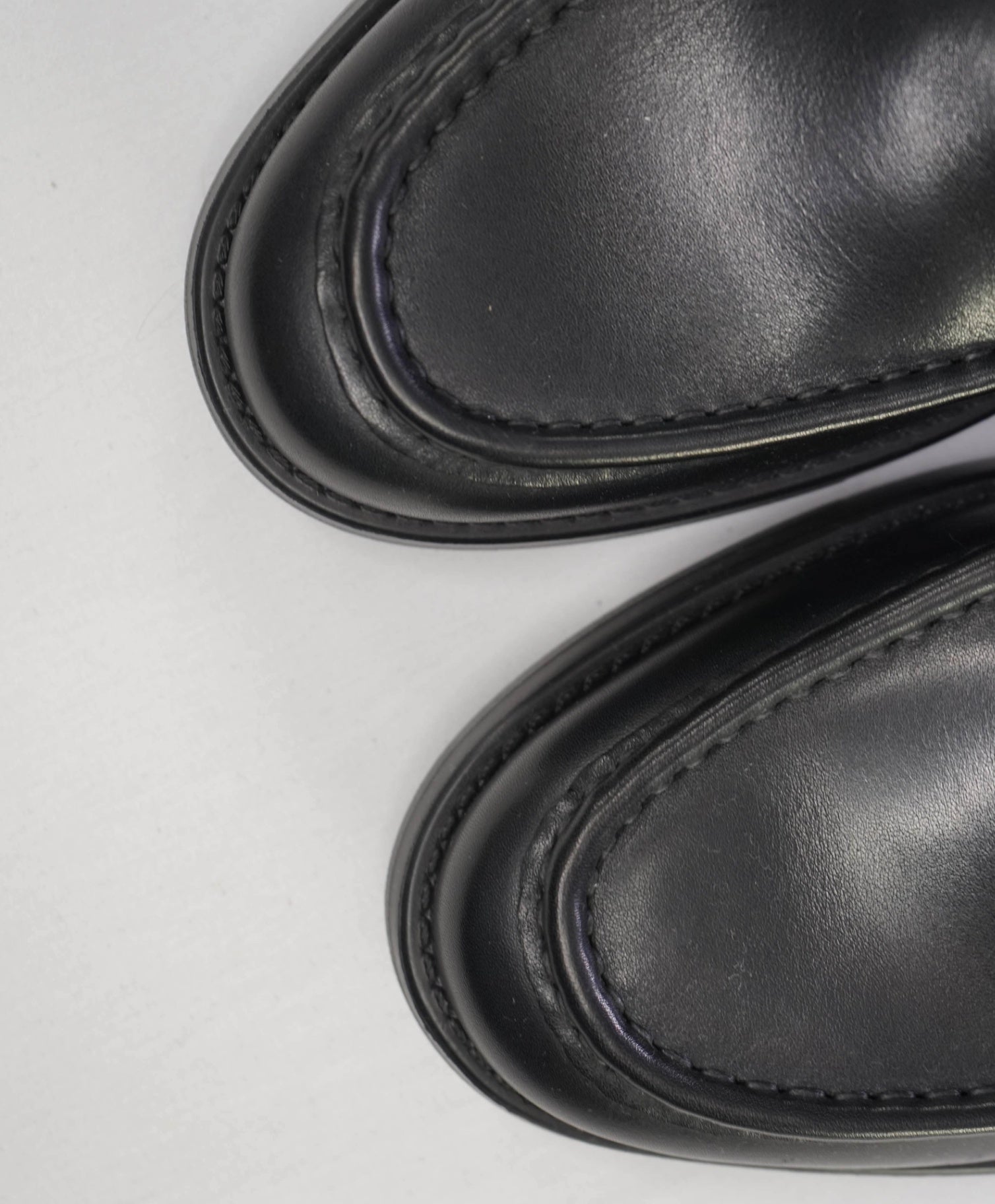 $850 Salvatore Ferragamo "Telve Div" Black Loafers Leather 9 EE