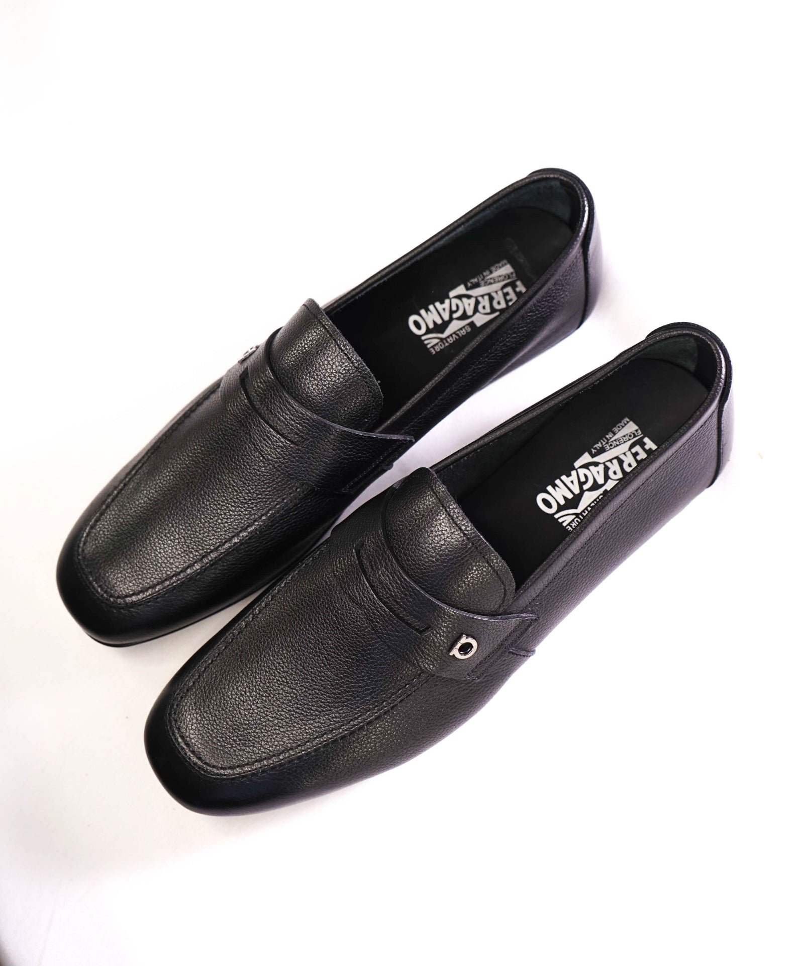 $850 Salvatore Ferragamo Black Pebbled Leather Penny Loafers 12.5 E