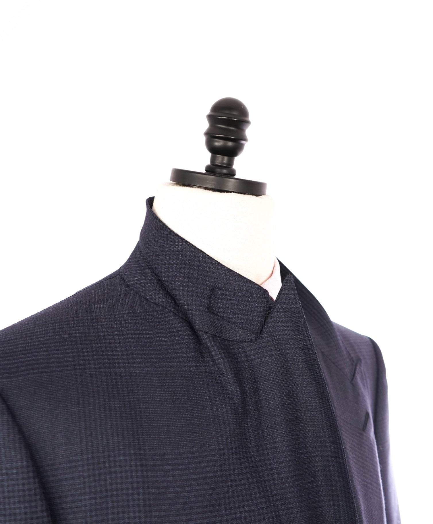 $6,950 Tom Ford Navy Tonal Plaid "WINDSOR" Peak Wool Suit 46R