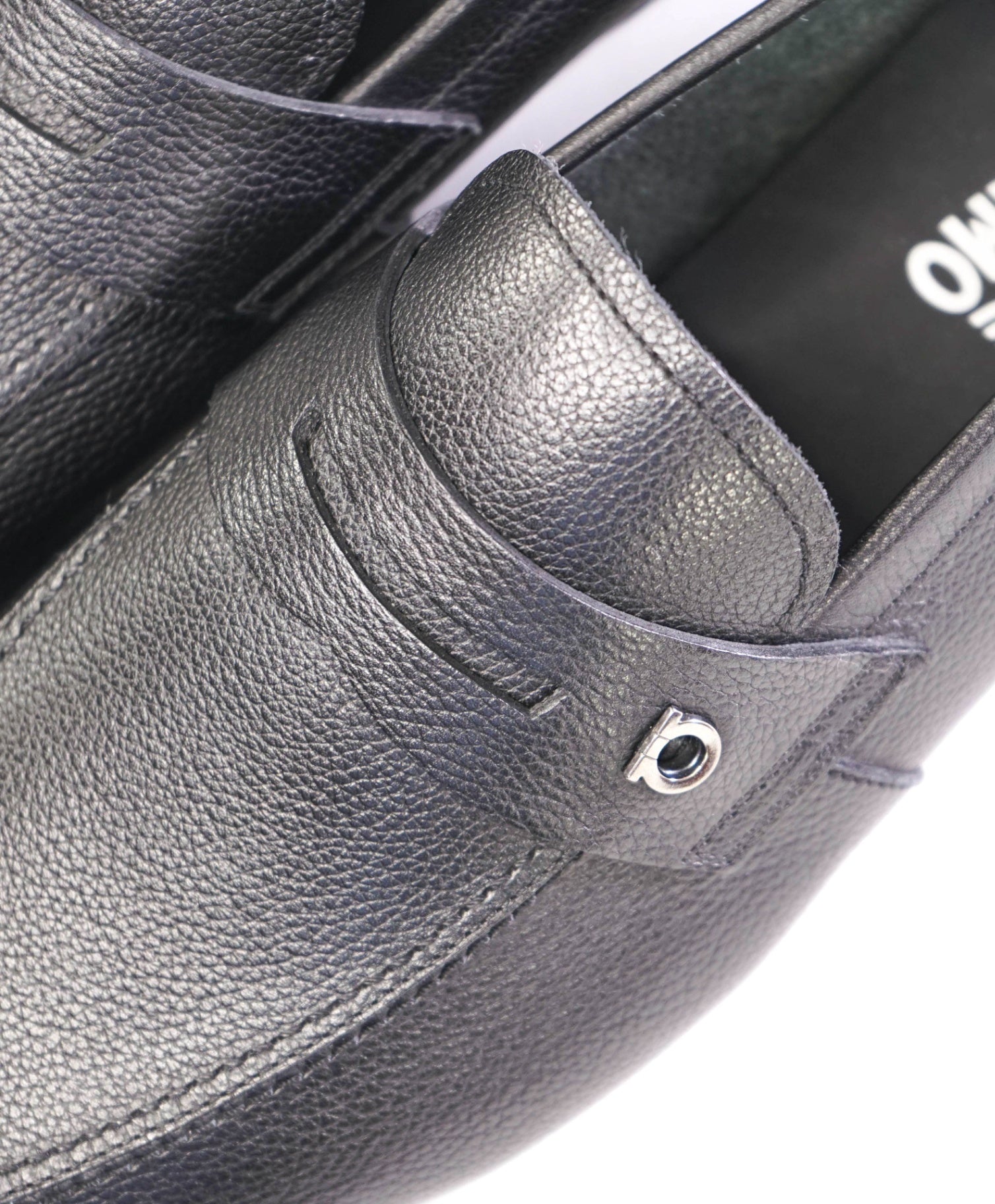 $850 Salvatore Ferragamo Black Pebbled Leather Penny Loafers 12.5 E