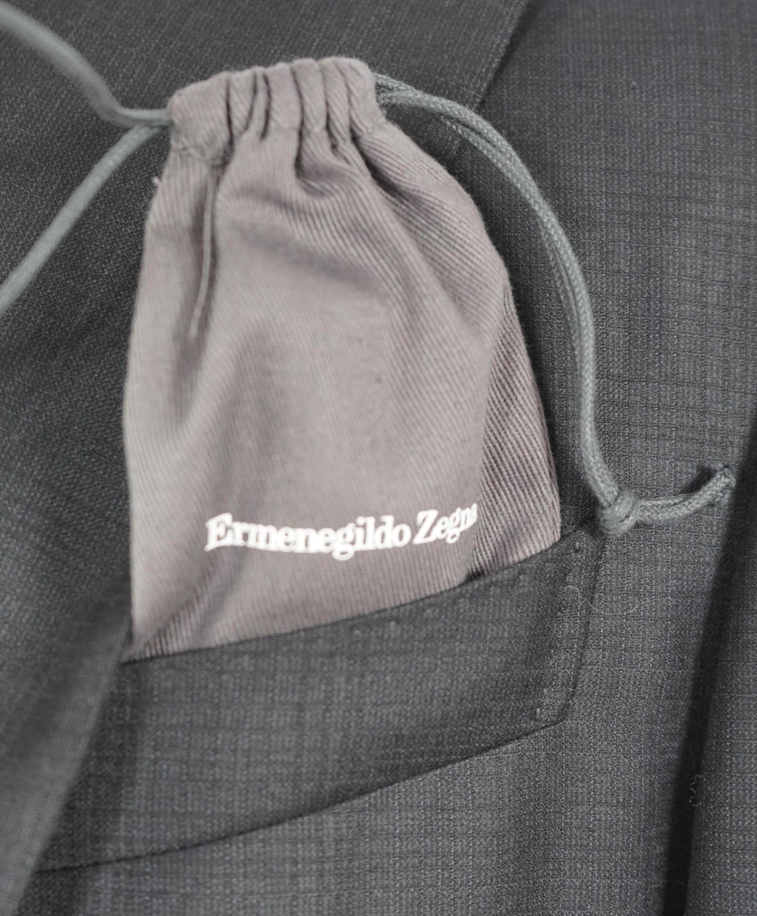 $3,995 Ermenegildo Zegna "TROFEO" Dark Grey Plaid Wool Suit 44R