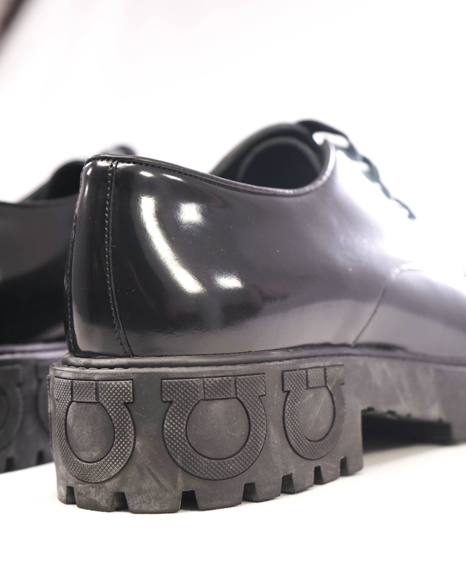 $750 Salvatore Ferragamo "Calvello" Black Leather Derbies 9.5C (Women)