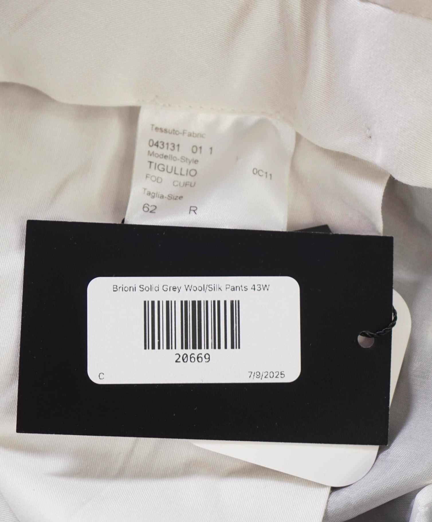 $1,050 Brioni Solid Grey Wool/Silk Flat Front Dress Pants 43W