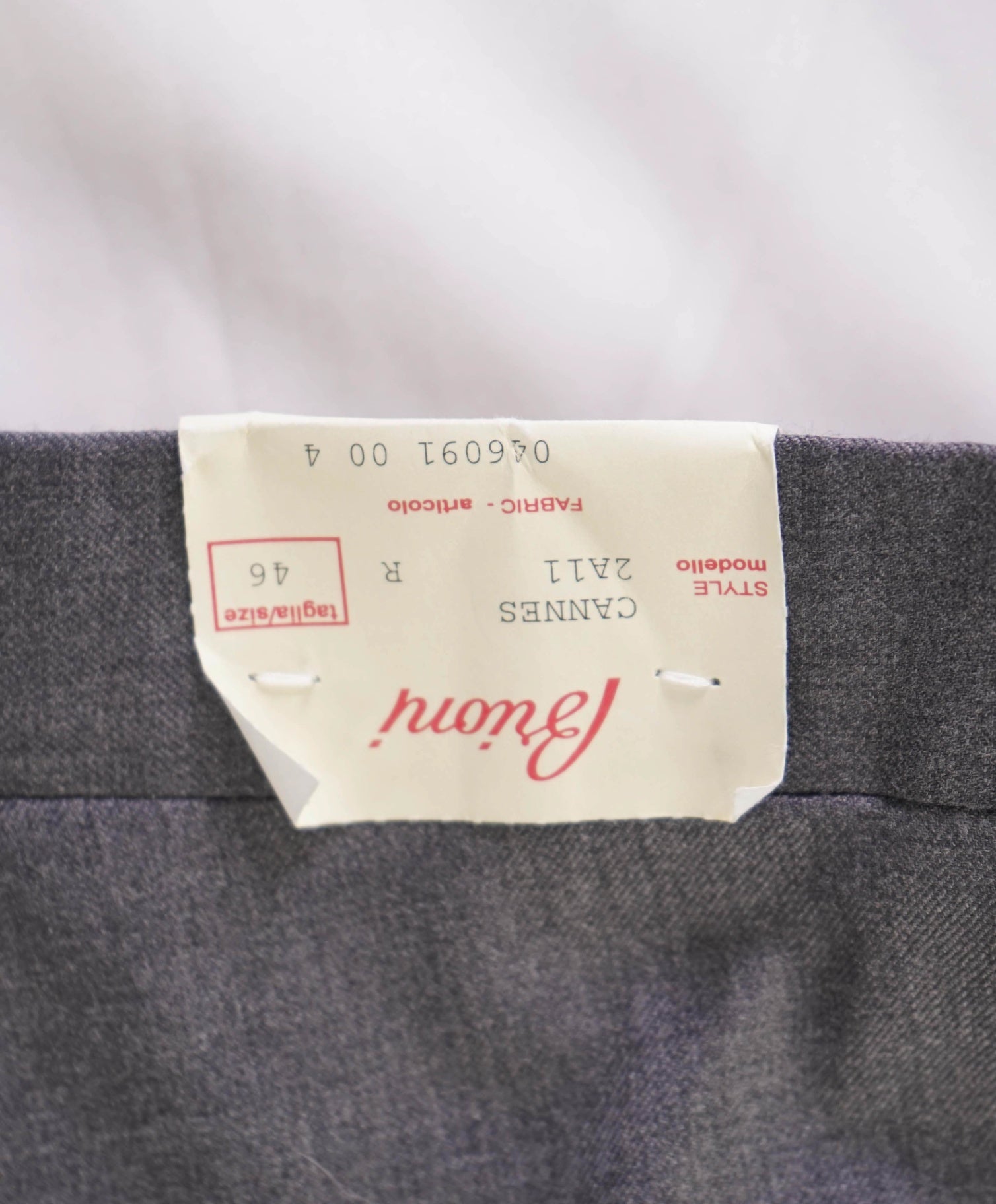 $1,050 Brioni Pleated Solid Grey Wool Dress Pants 45W