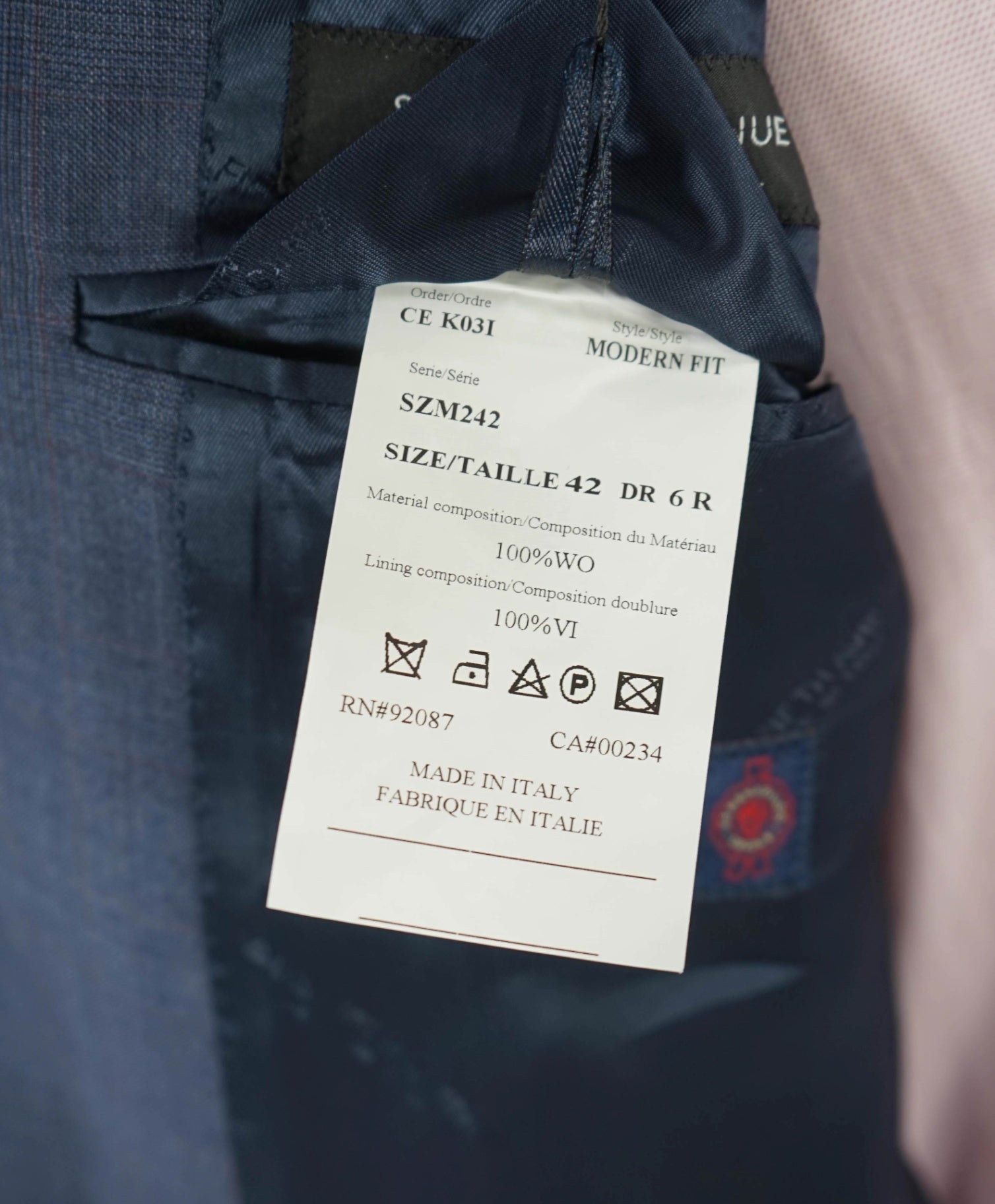 ERMENEGILDO ZEGNA - By SAKS 5TH AVE "Modern" Blue Suit 42R