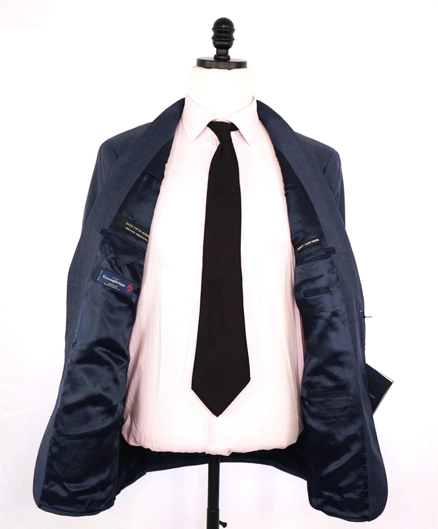 ERMENEGILDO ZEGNA - By SAKS 5TH AVE "Modern" Blue Suit 42R