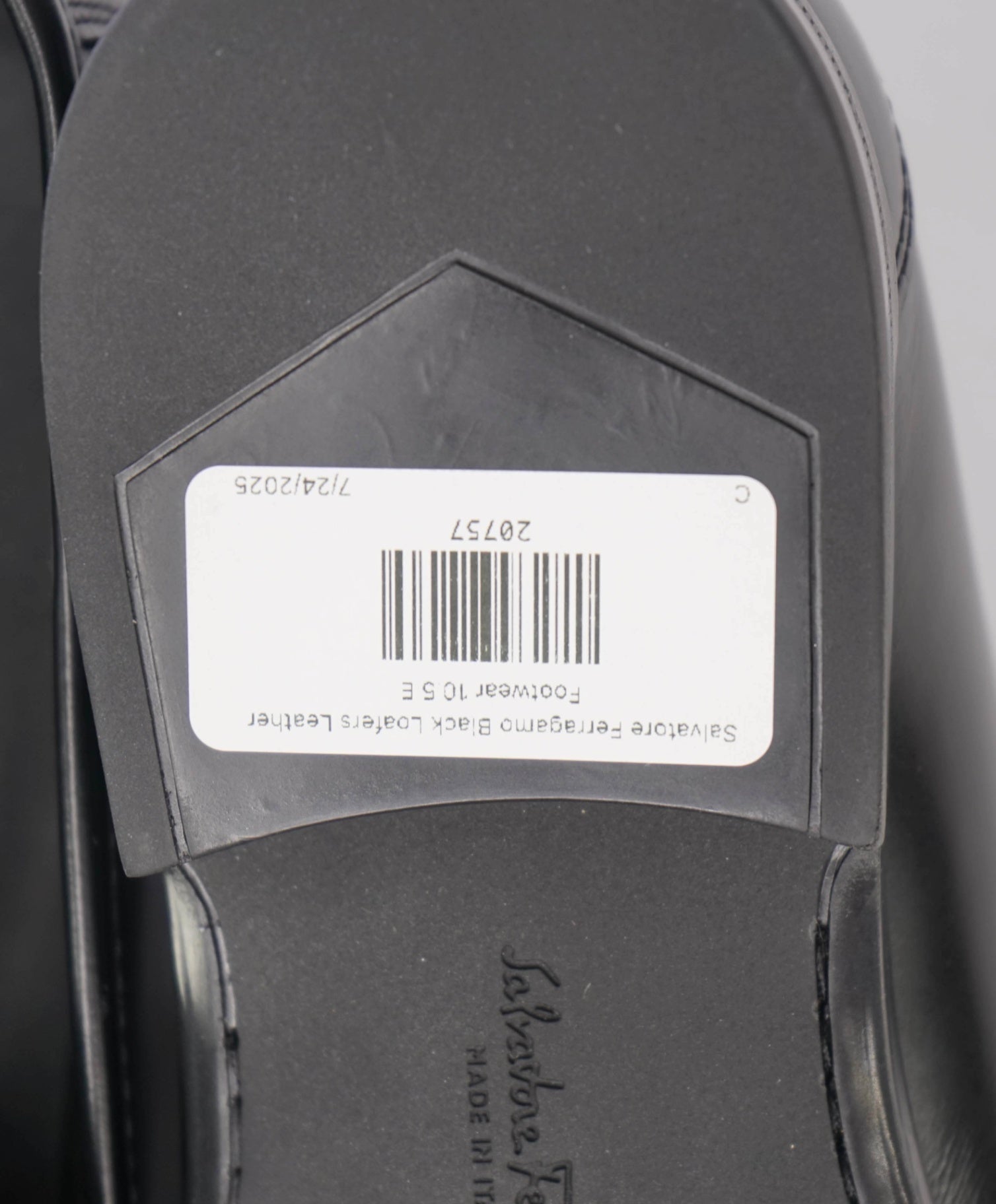 $850 Salvatore Ferragamo "GRANDIOSO" Black on Black Loafers 10.5 E