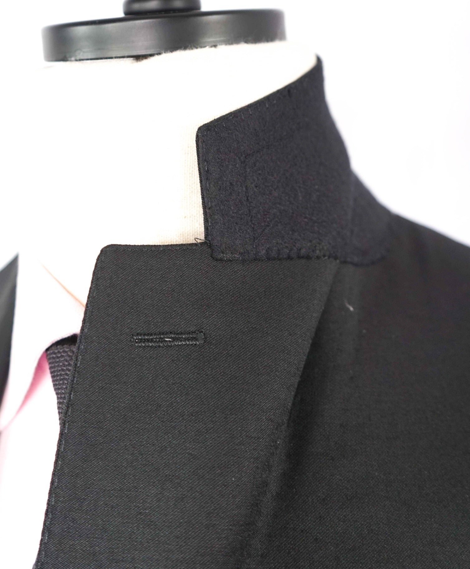 $1,895 CANALI Solid Black 2-Btn Notch Lapel Wool Suit 36S