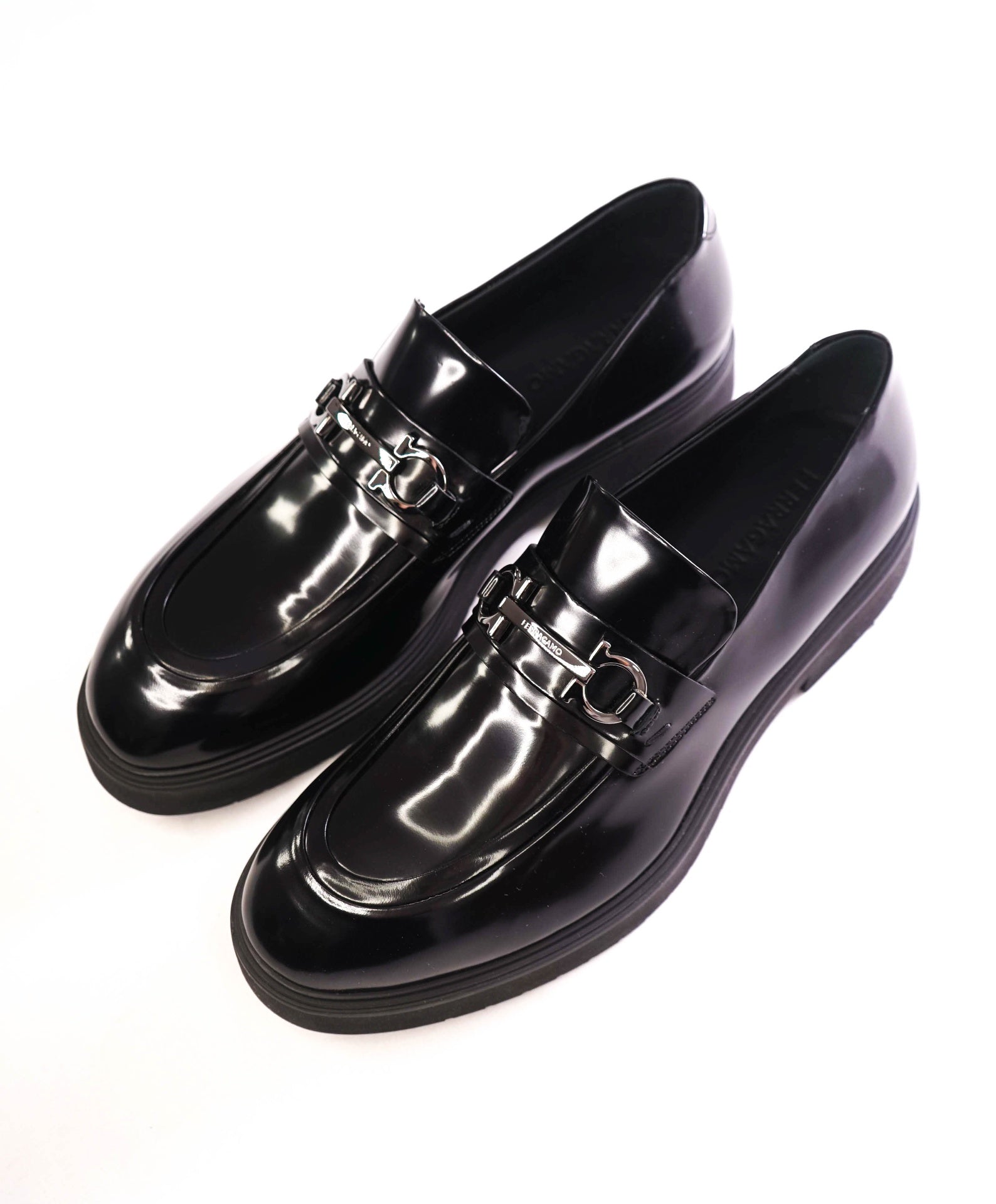 $1,150 FERRAGAMO - *FIORELLO* Black Leather Lug Sole Loafers - 10 M