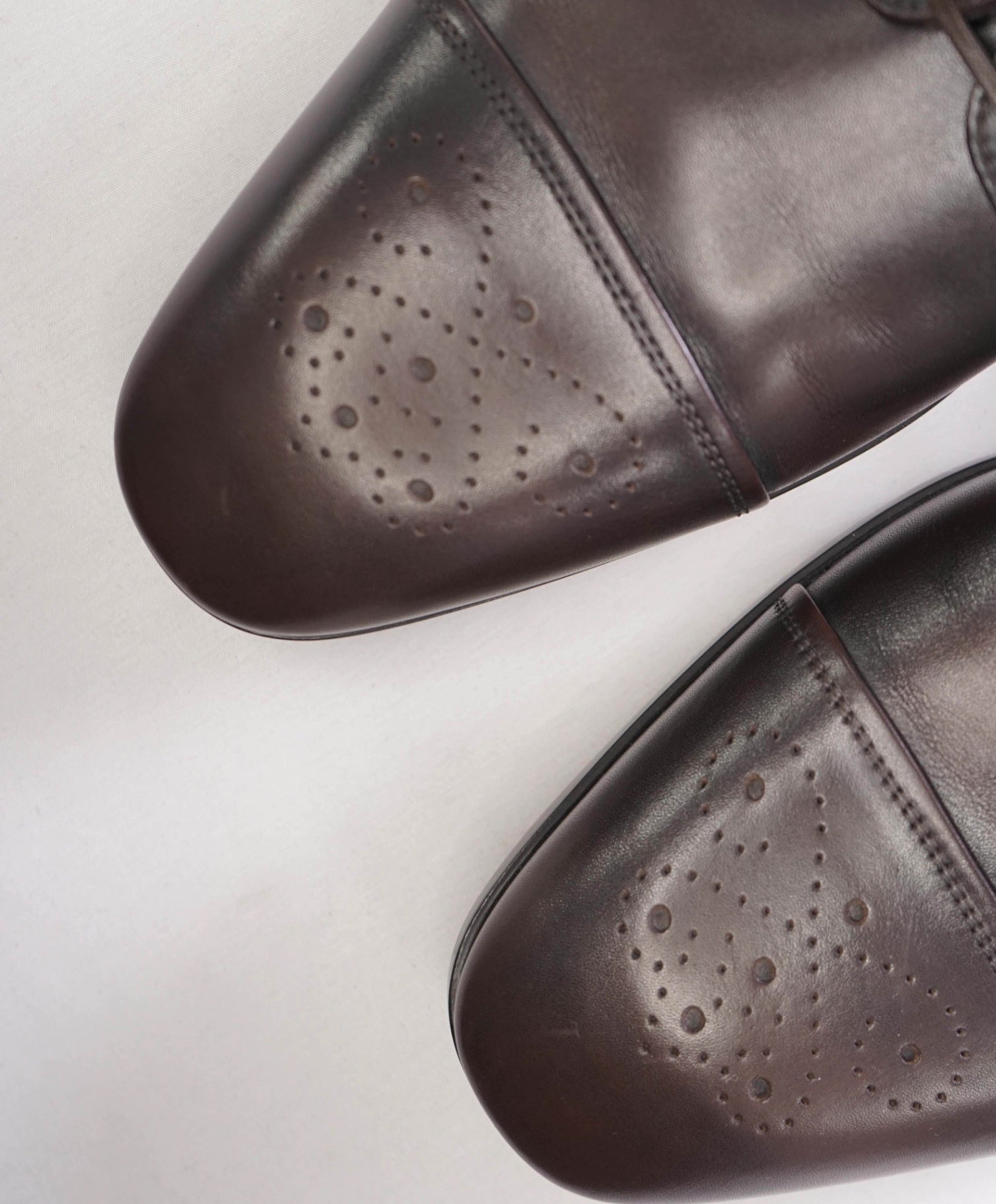 $850 FERRAGAMO - Dark Brown Brogue Leather Derbies - 11 E