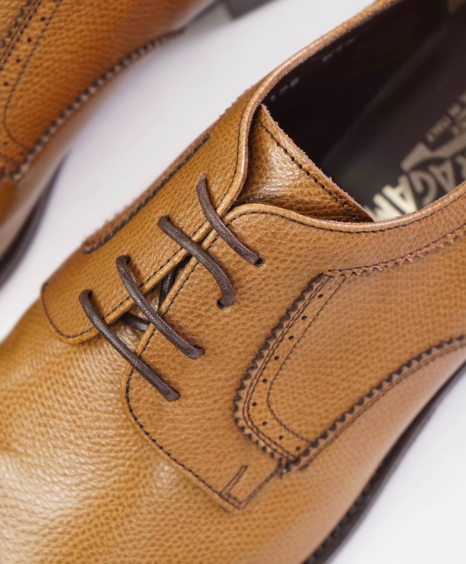 $850 FERRAGAMO Light Brown textured "MANTA" Oxfords 9.5 D