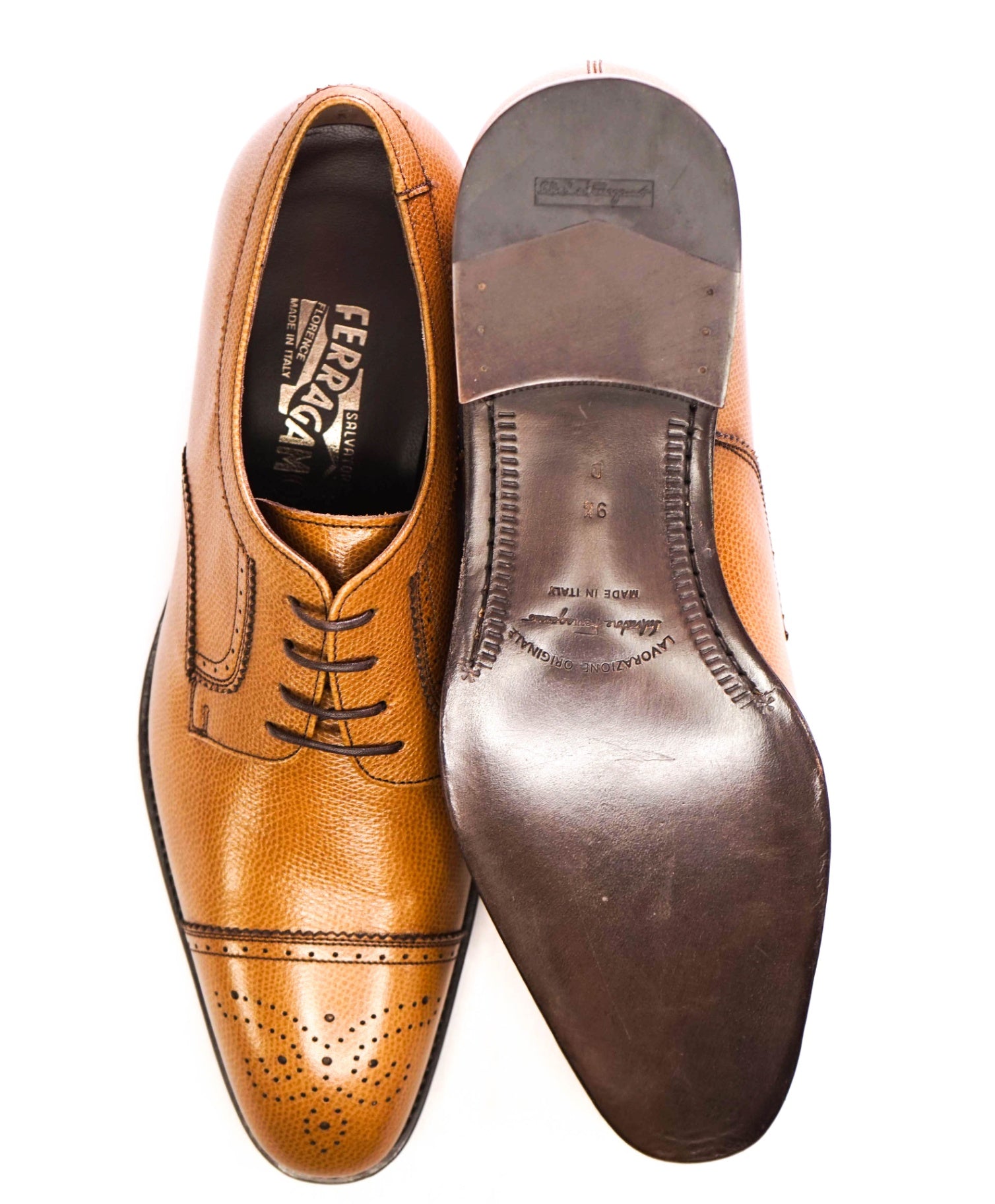 $850 FERRAGAMO Light Brown textured "MANTA" Oxfords 9.5 D