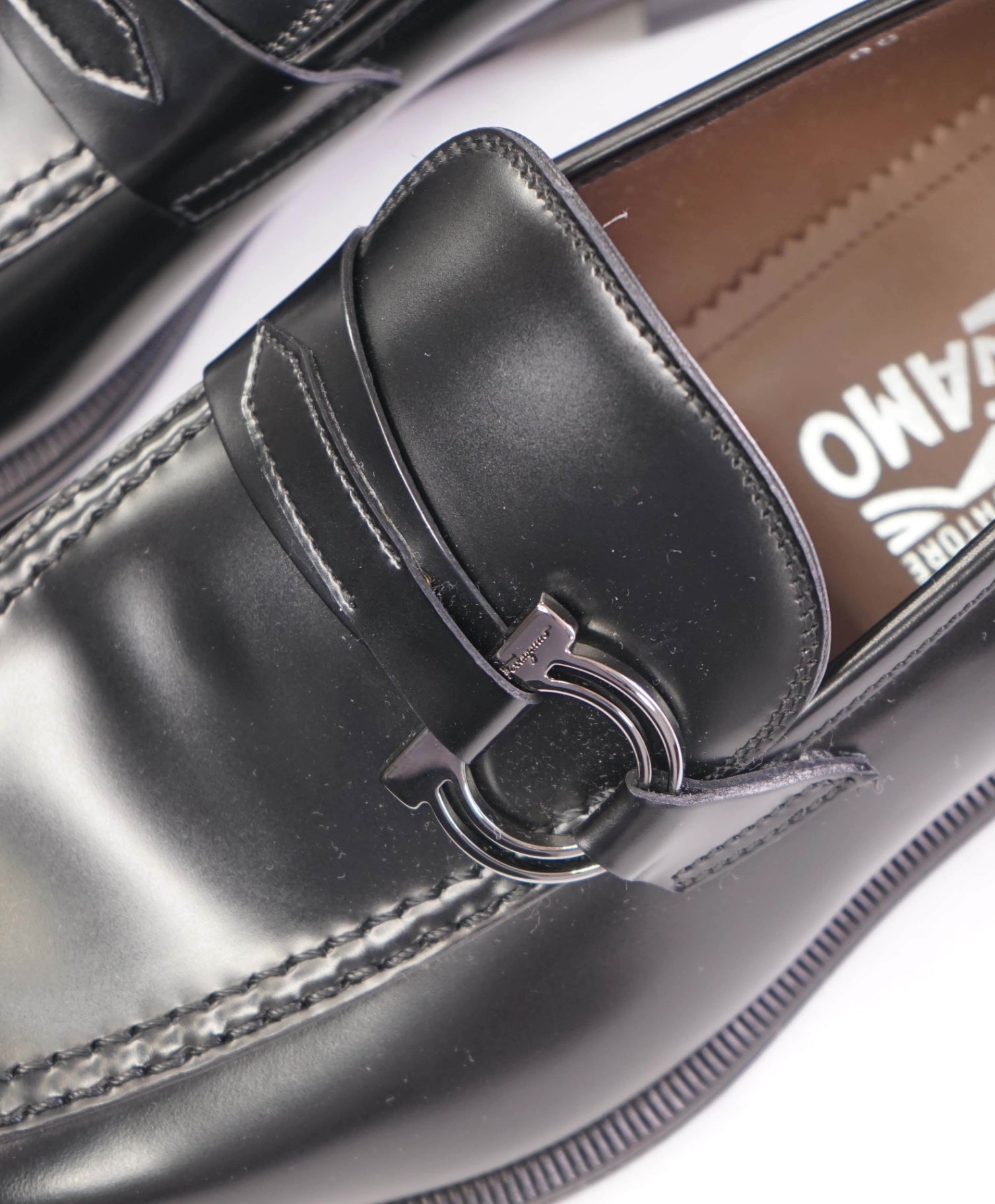 $950 FERRAGAMO - Black "ROLLY" Leather Loafers - 7.5 EE