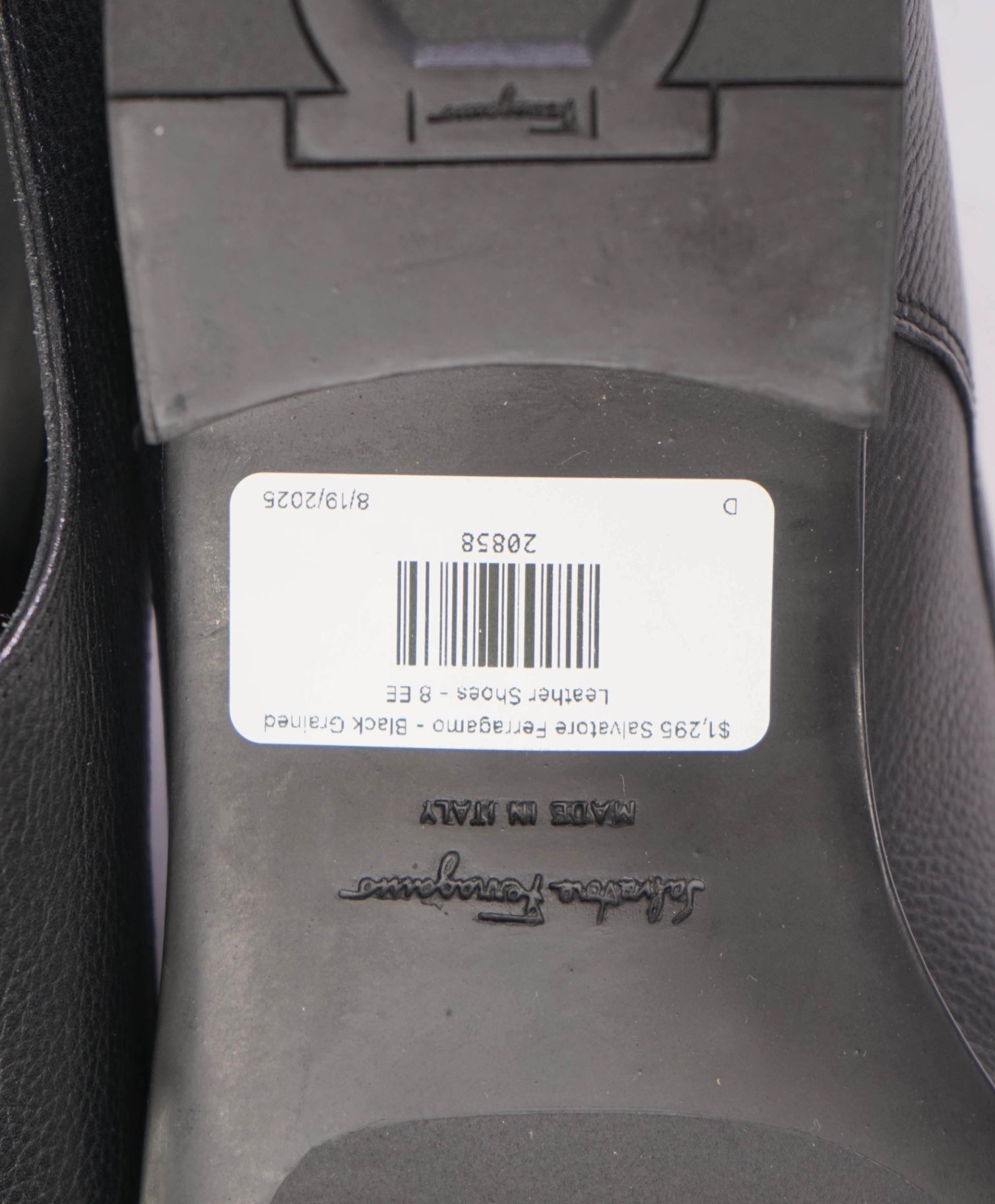$850 Salvatore Ferragamo Black "FORTUNATO" Pebbled Leather 8 EE