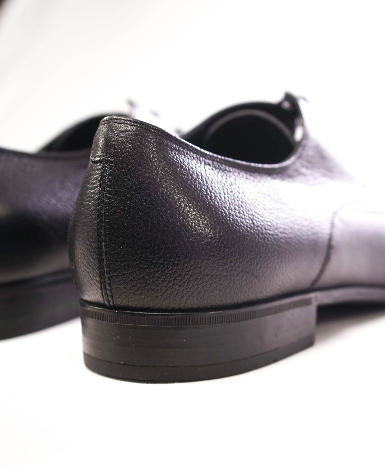 $850 Salvatore Ferragamo Black "FORTUNATO" Pebbled Leather 8 EE
