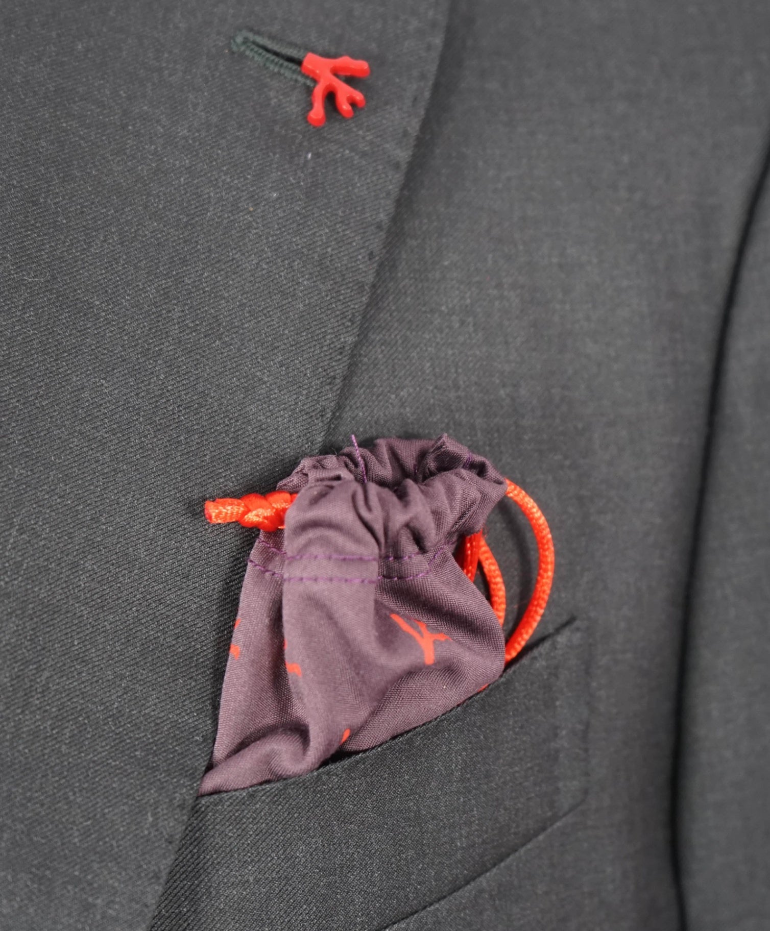 $3,995 ISAIA - Gray "AQUASPIDER" *CLOSET STAPLE* Coral Pin Suit -40R