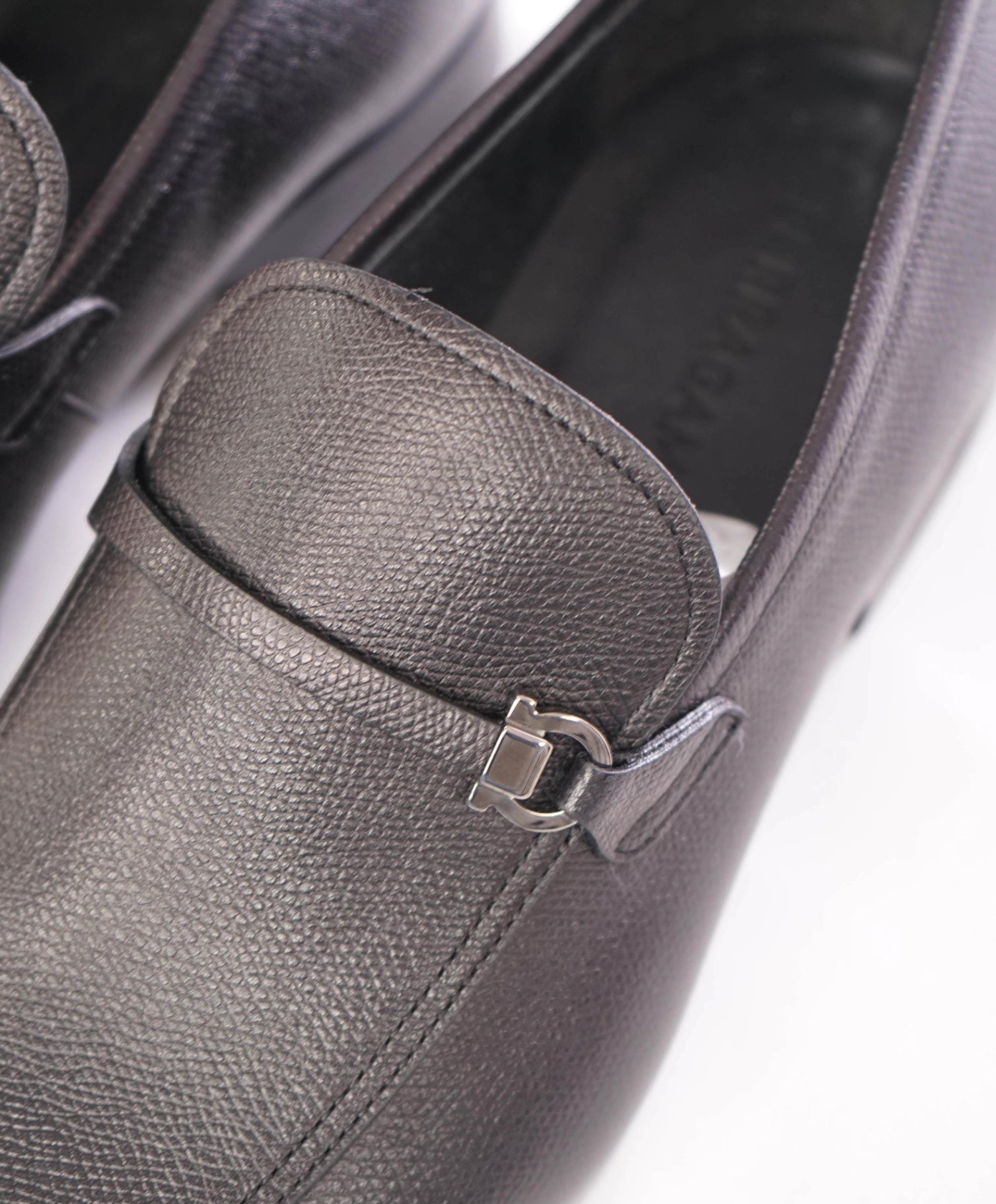 $950 FERRAGAMO - Black Pebbled "CHARME" Loafers Leather - 8.5 3E