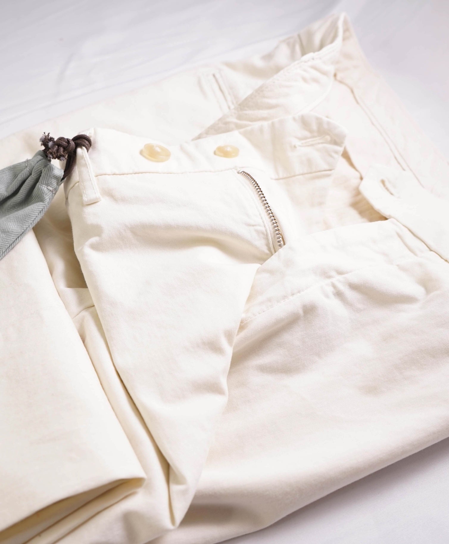$395 Canali - Solid Ivory White "Regular Fit" Chinos Cotton Pants - 34W