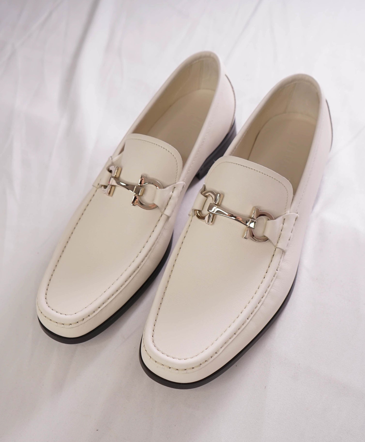 $850 FERRAGAMO - White "GRANDIOSO" Loafers Leather - 9.5 E