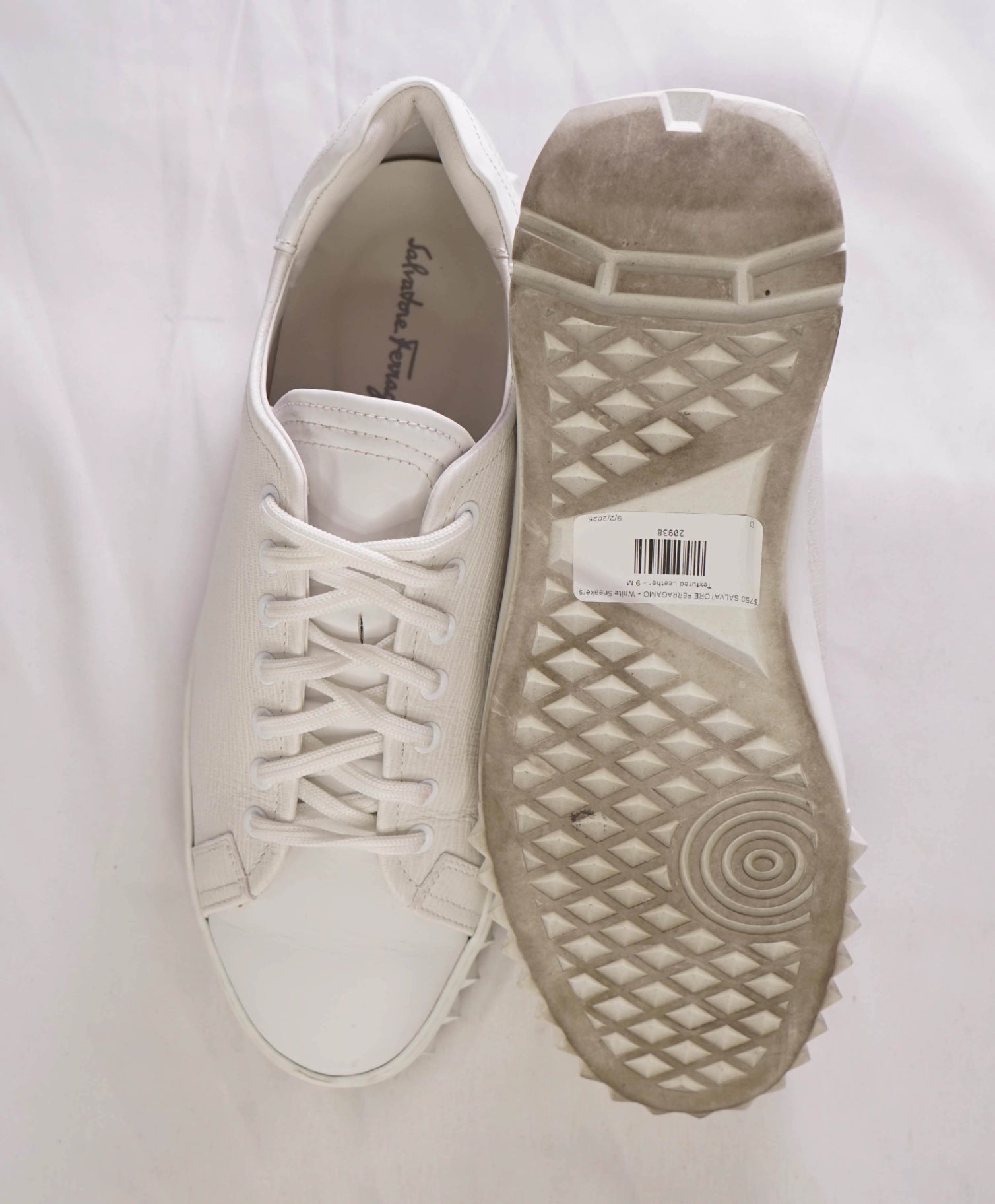 $750 FERRAGAMO - White Sneakers Textured Leather - 9 M