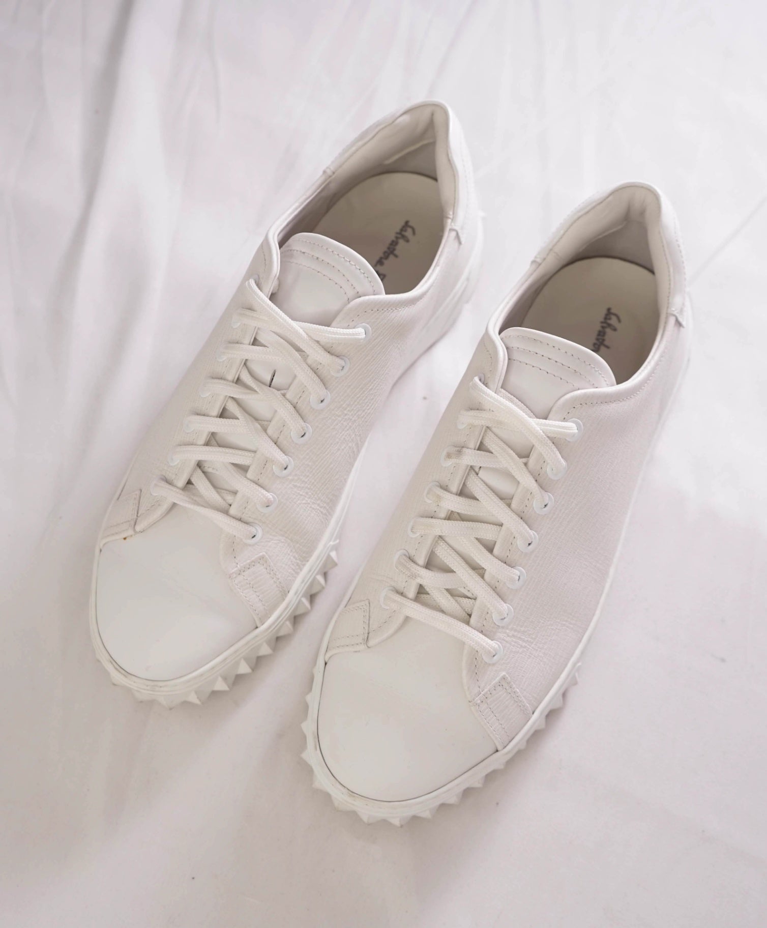 $750 FERRAGAMO - White Sneakers Textured Leather - 9 M