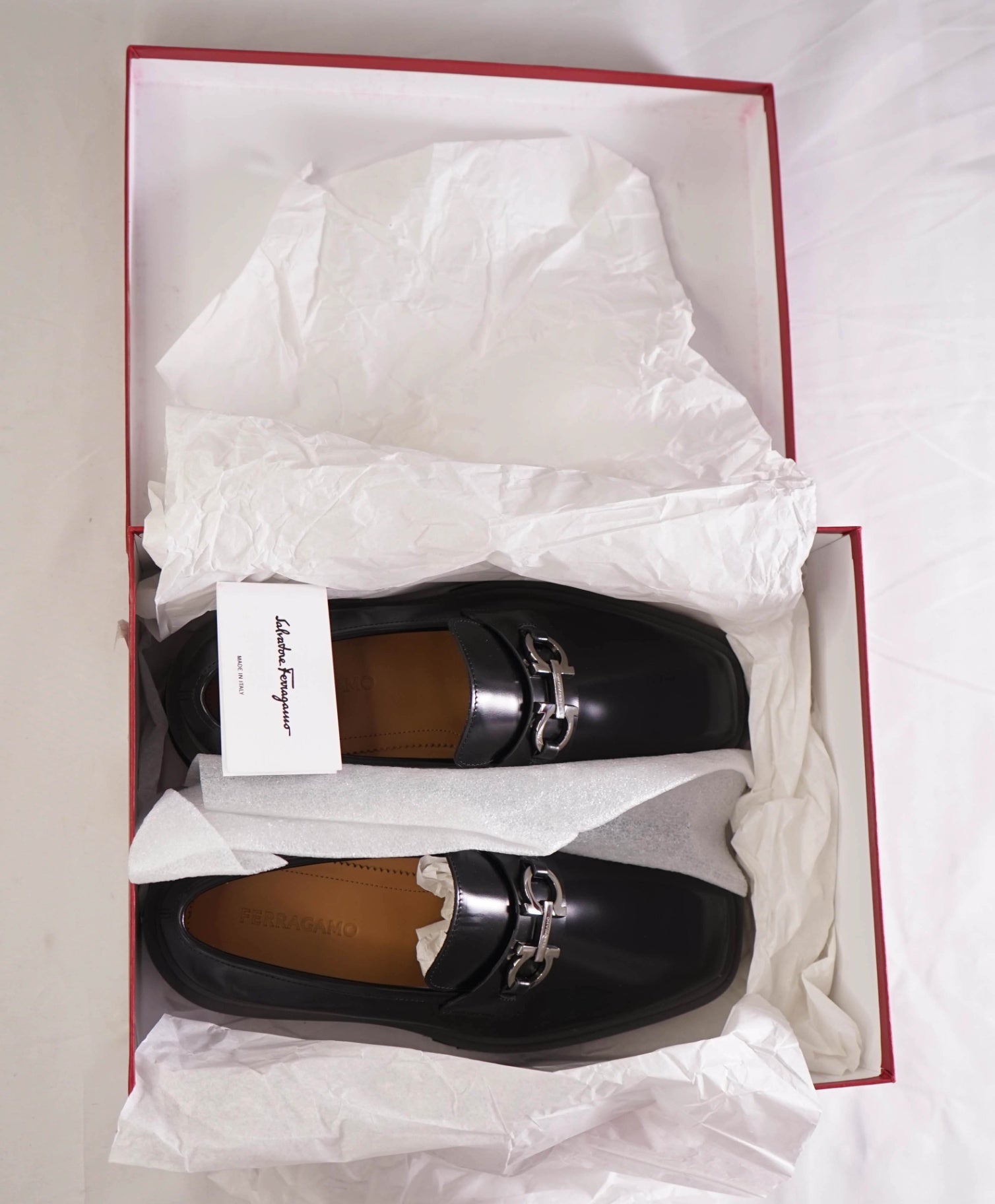 $930 FERRAGAMO - Black "FROST" Lug Sole Loafers Leather - 9 EE